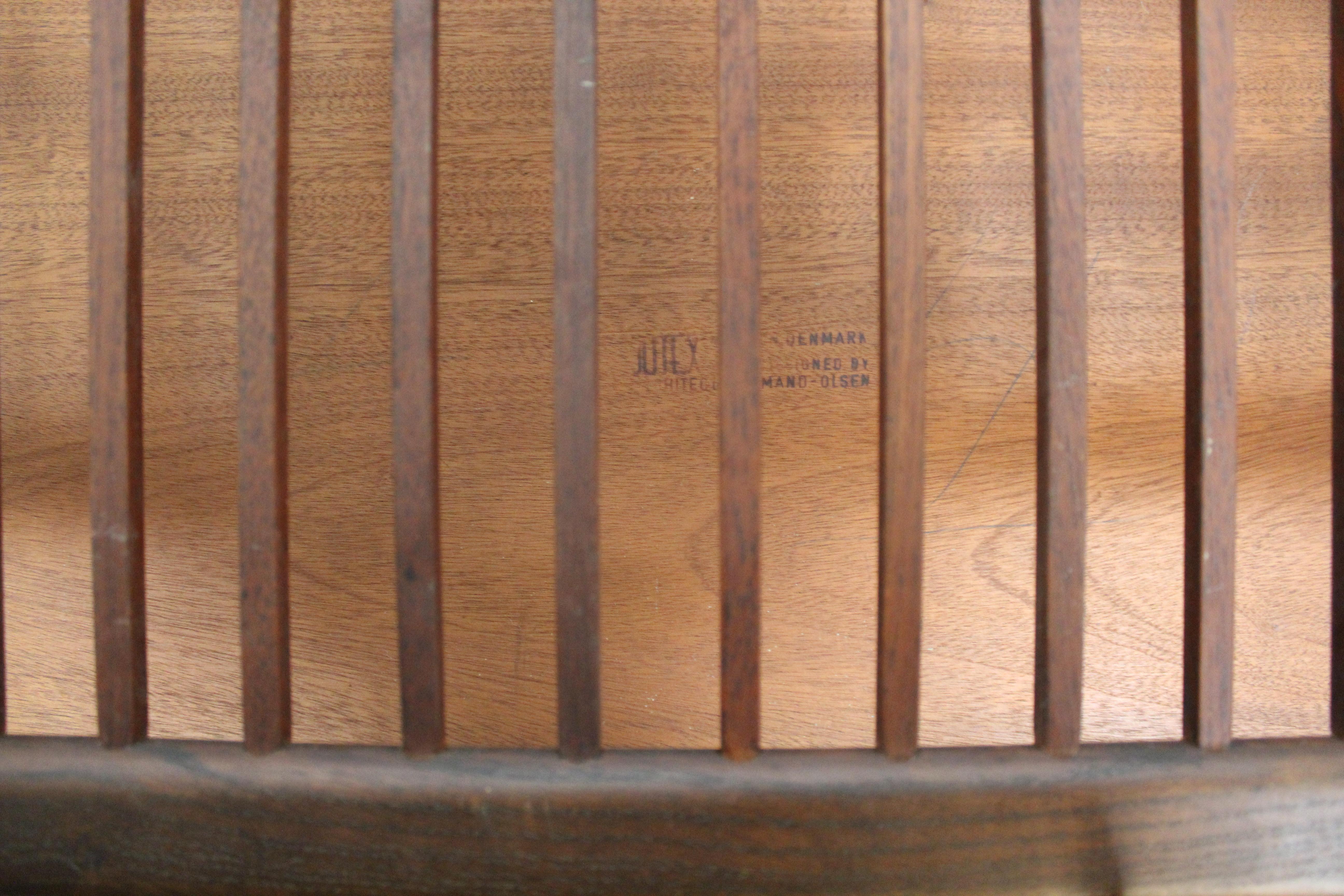Table basse danoise du milieu du siècle dernier par Arne Hovmand-Olsen pour Jutex en vente 4