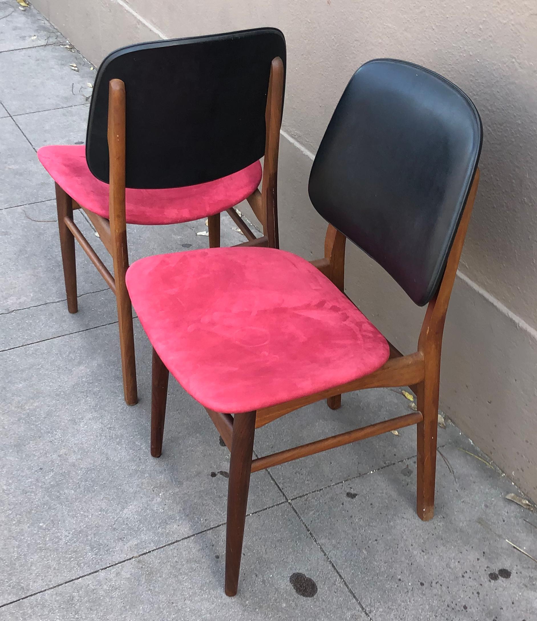 Midcentury Danish Colourful Chairs In Good Condition For Sale In Culver City, CA