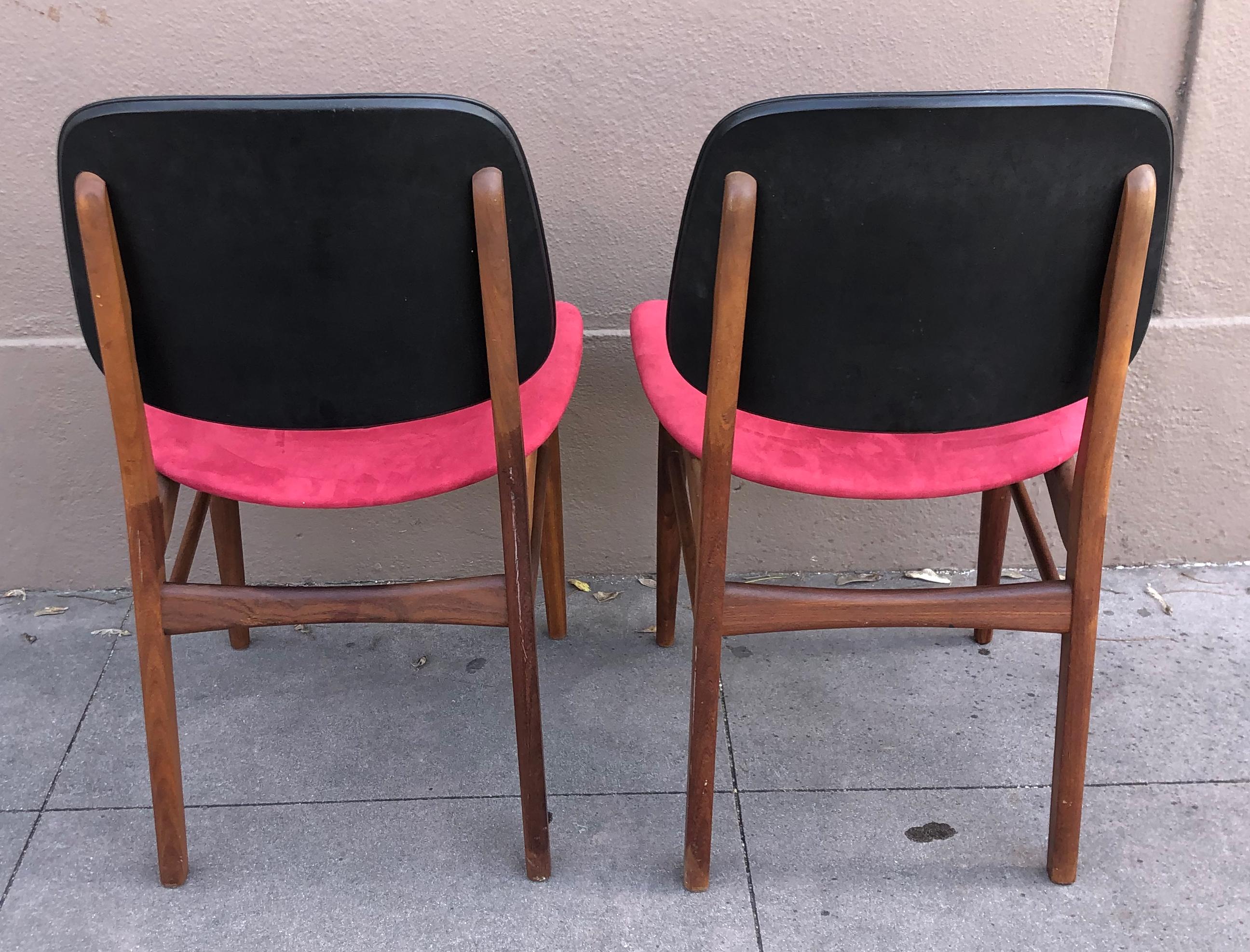 Dänische farbenfrohe Stühle aus der Jahrhundertmitte im Angebot 2