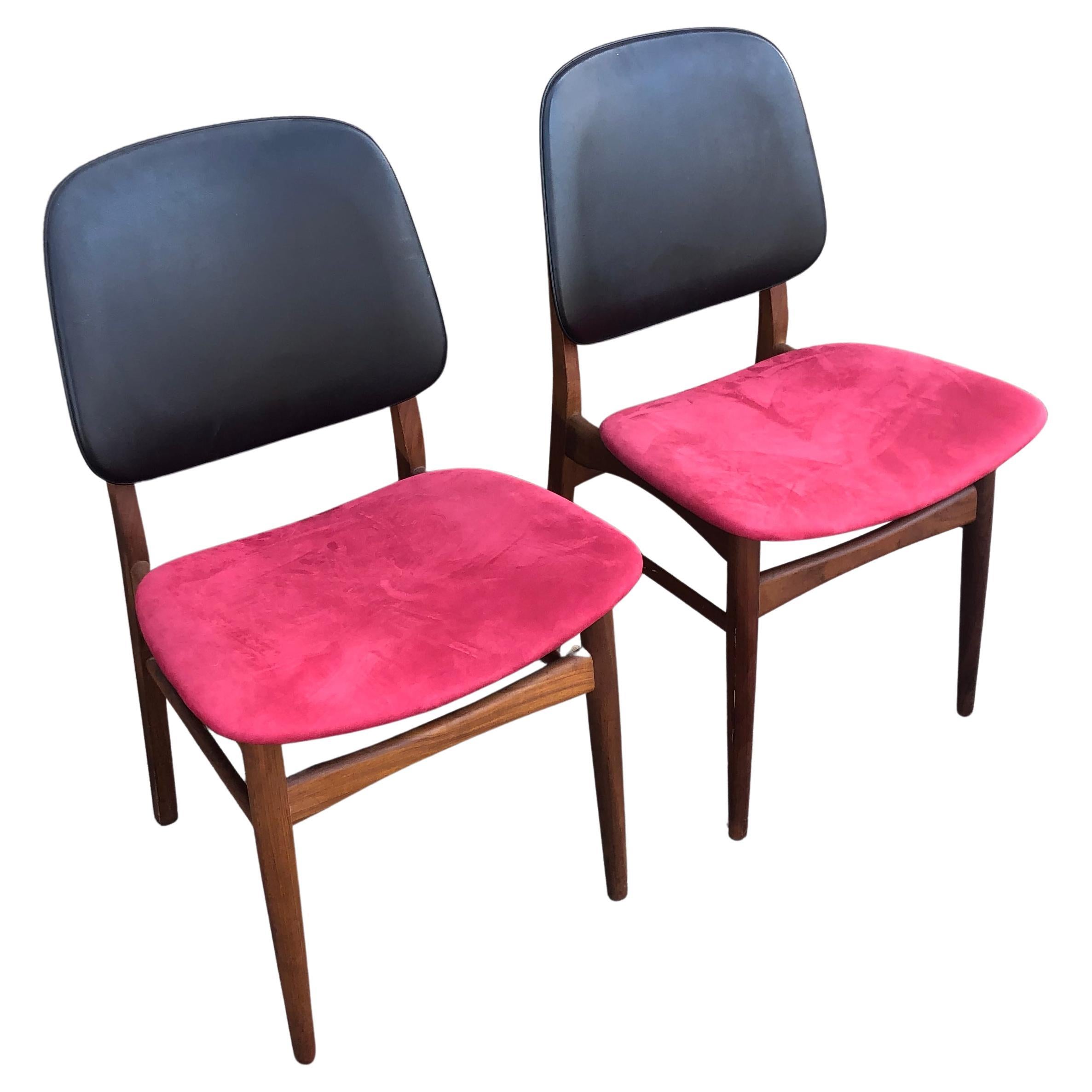 Chaises colorées danoises du milieu du siècle