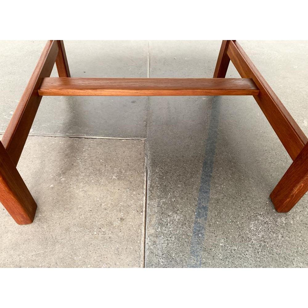 Mesa auxiliar de sofá danesa de mediados de siglo en teca de Kurt Østervig, años 60 en venta 4