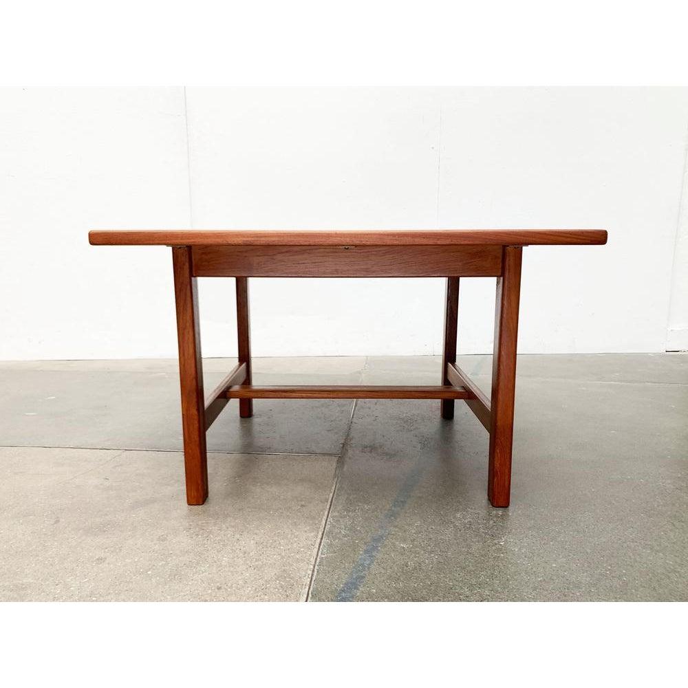 Mesa auxiliar de sofá danesa de mediados de siglo en teca de Kurt Østervig, años 60 Moderno de mediados de siglo en venta