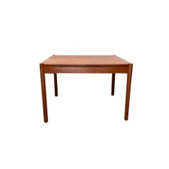 Mesa de sofá danesa de mediados de siglo en teca de Magnus Olesen, años 60