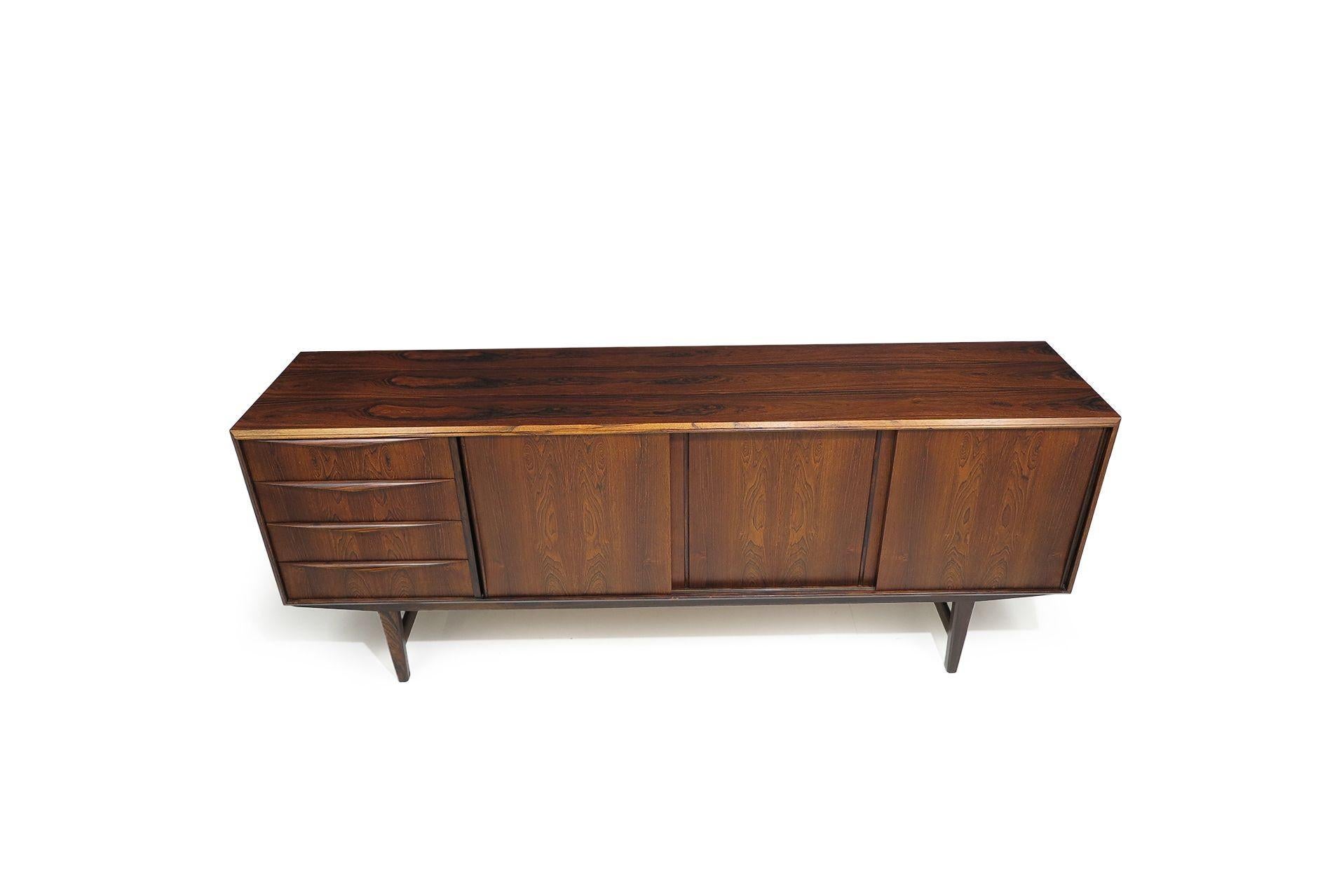 Mid-Century Danish Credenza in Brazilian Rosewood – Restored For Sale 4