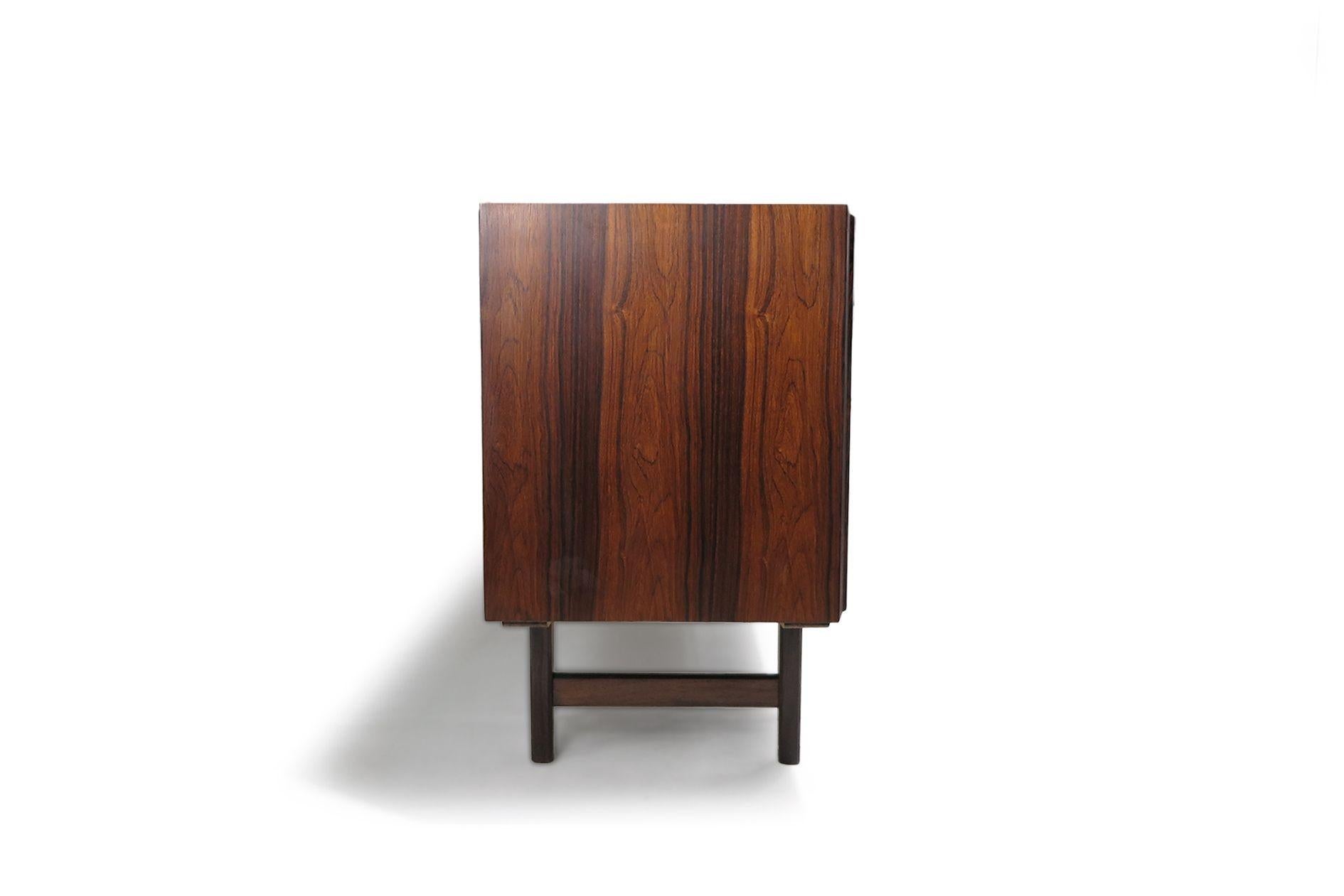 Mid-Century Danish Credenza in Brazilian Rosewood – Restored In Excellent Condition For Sale In Oakland, CA