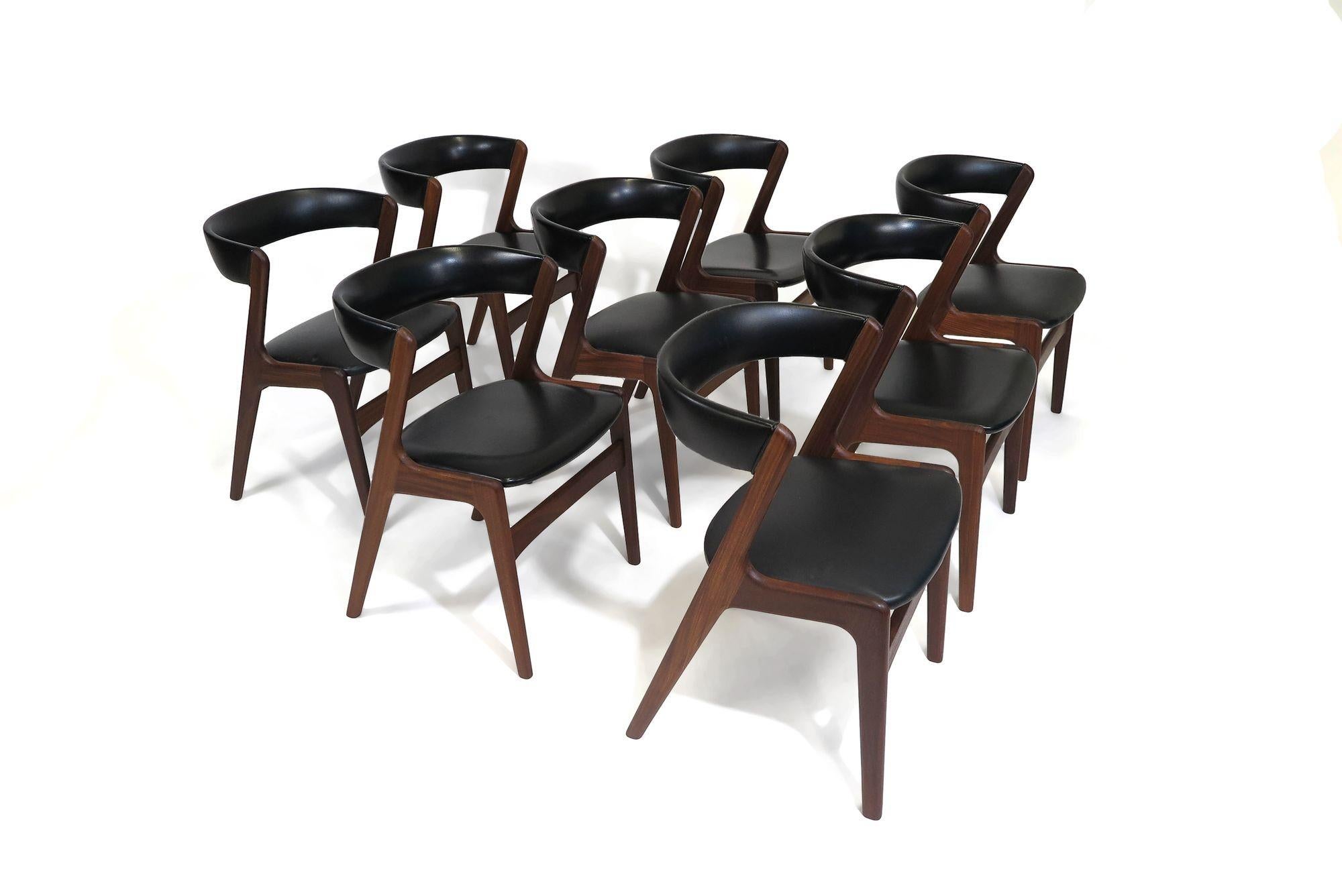Midcentury Danish Curved Back Dining Chairs in Black Vinyl For Sale 4