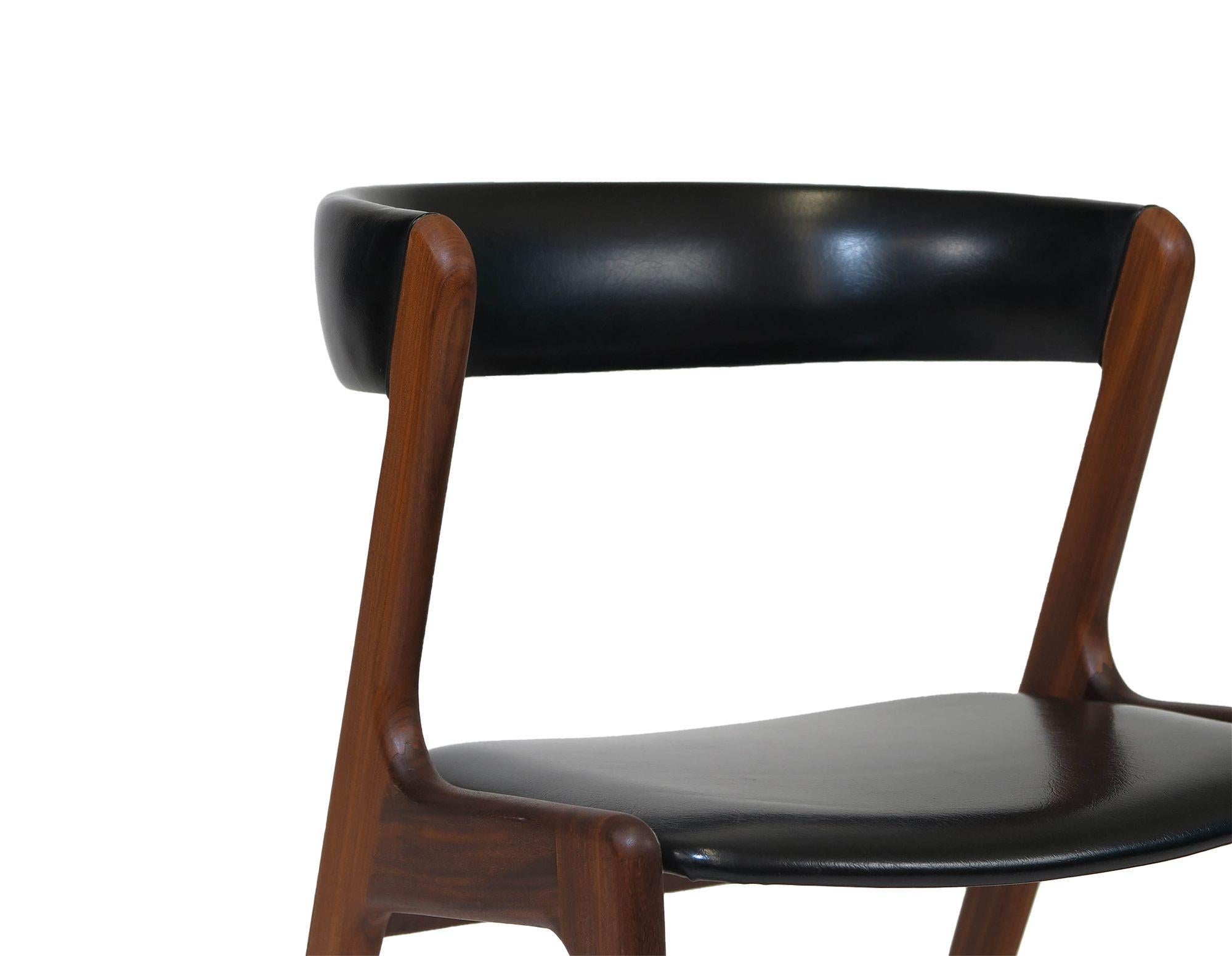 Scandinavian Modern Midcentury Danish Curved Back Dining Chairs in Black Vinyl For Sale