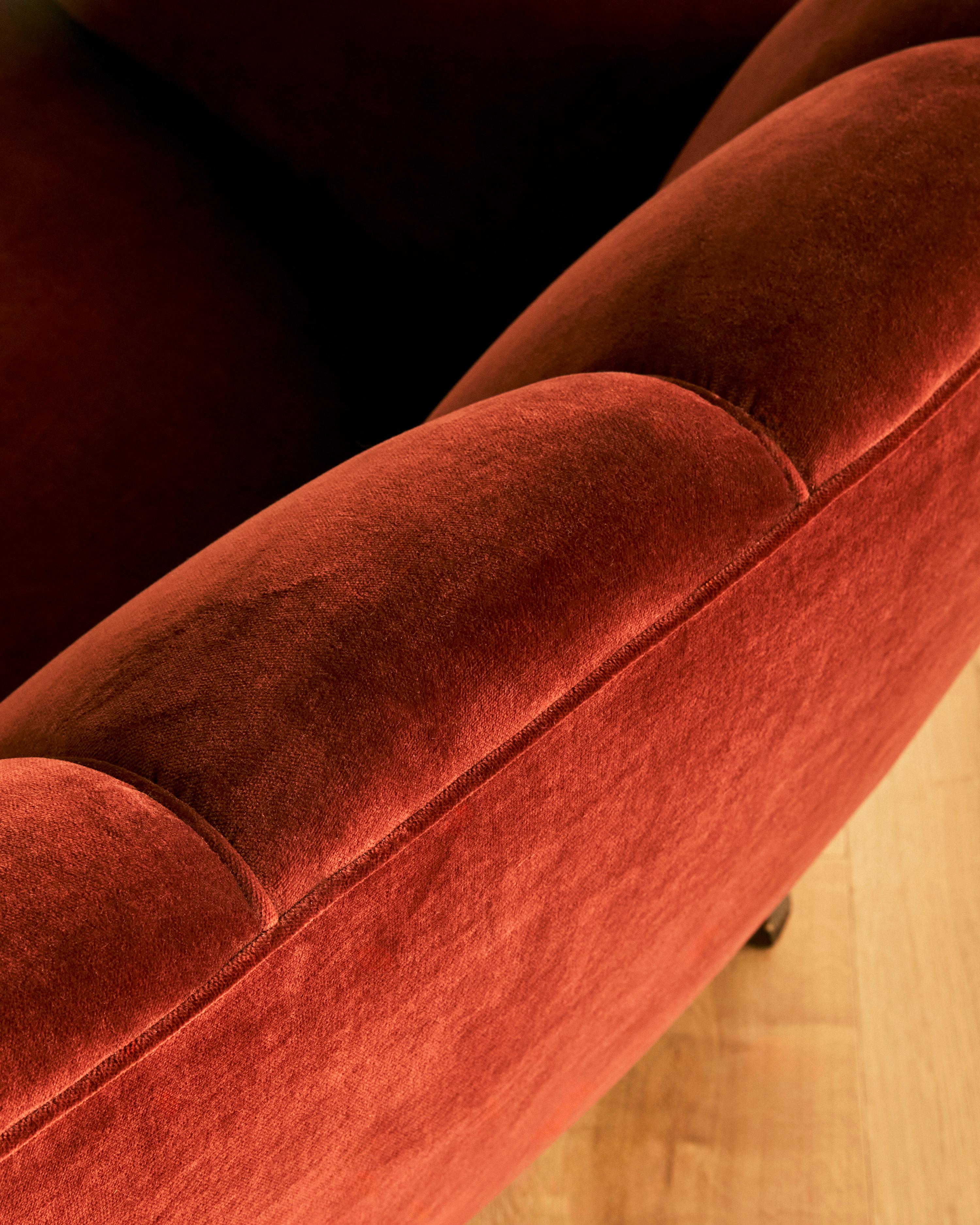 Mid Century Danish Curved Sofa c. 1950's en Bueno estado para la venta en Long Island City, NY