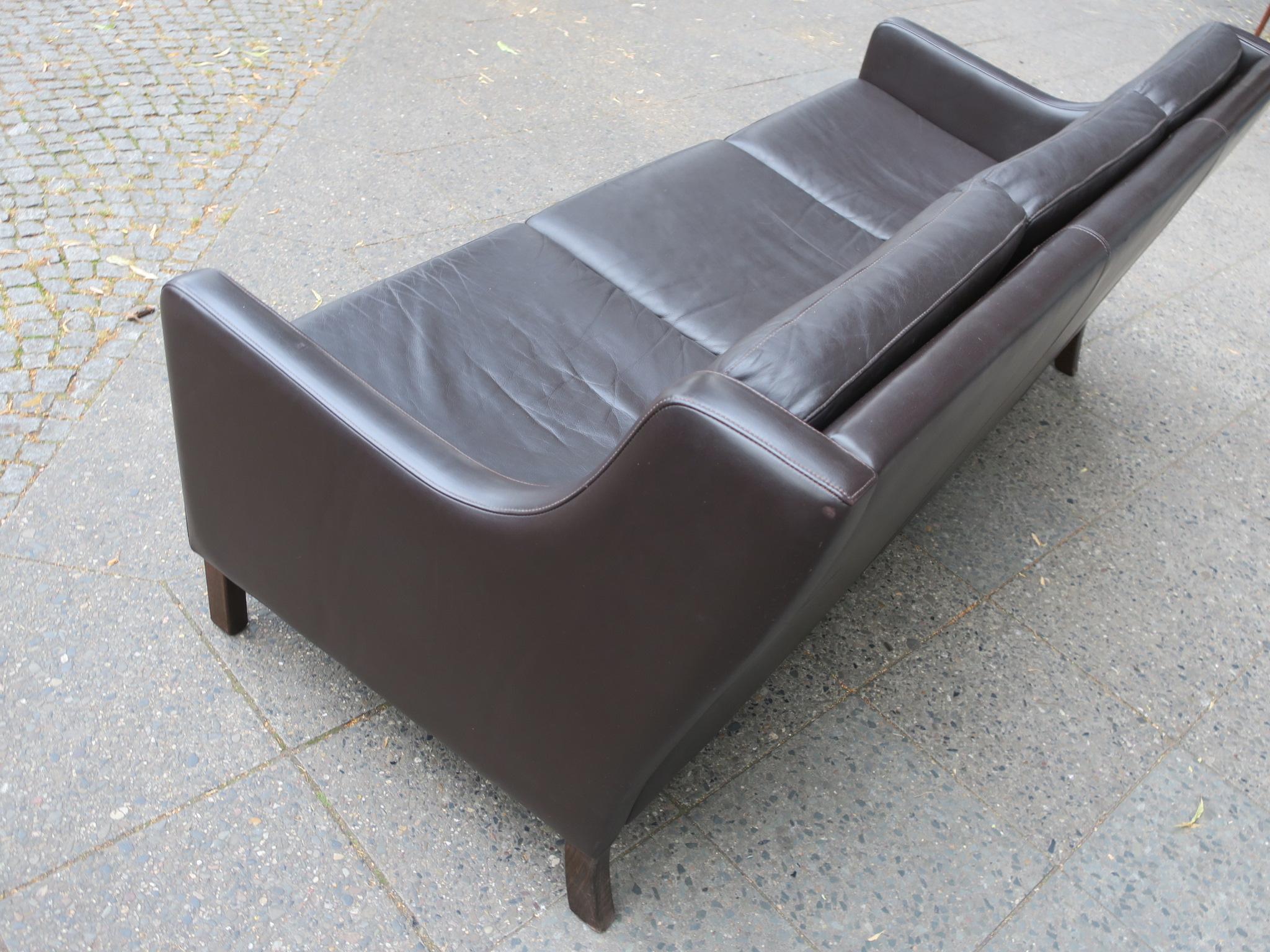 Midcentury Danish Dark Brown Leather 3-Seat Sofa 1 In Good Condition For Sale In Berlin, DE