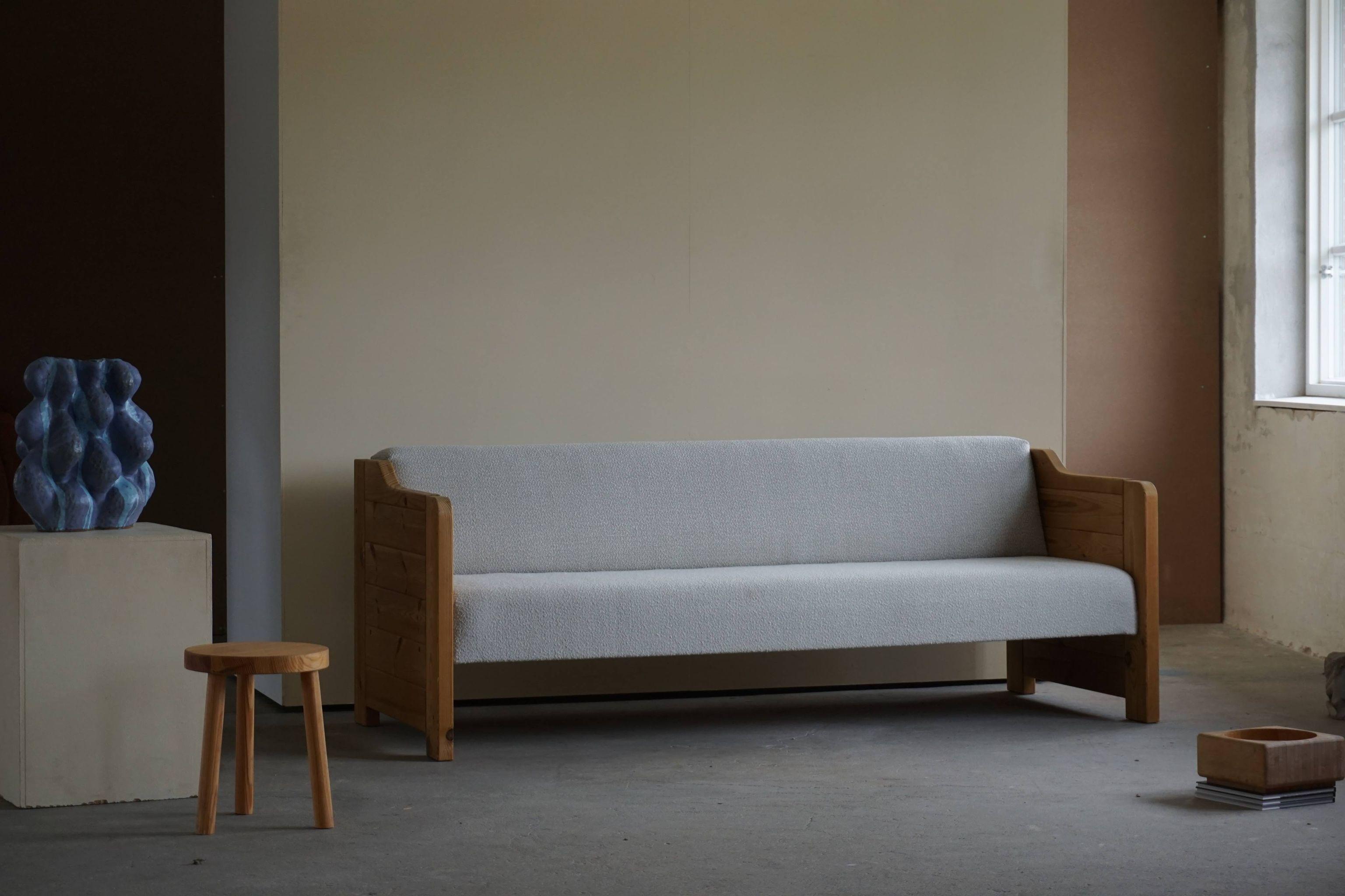 Mid Century Danish Daybed in Solid Pine, Reupholstered in Wool, 1980s 6