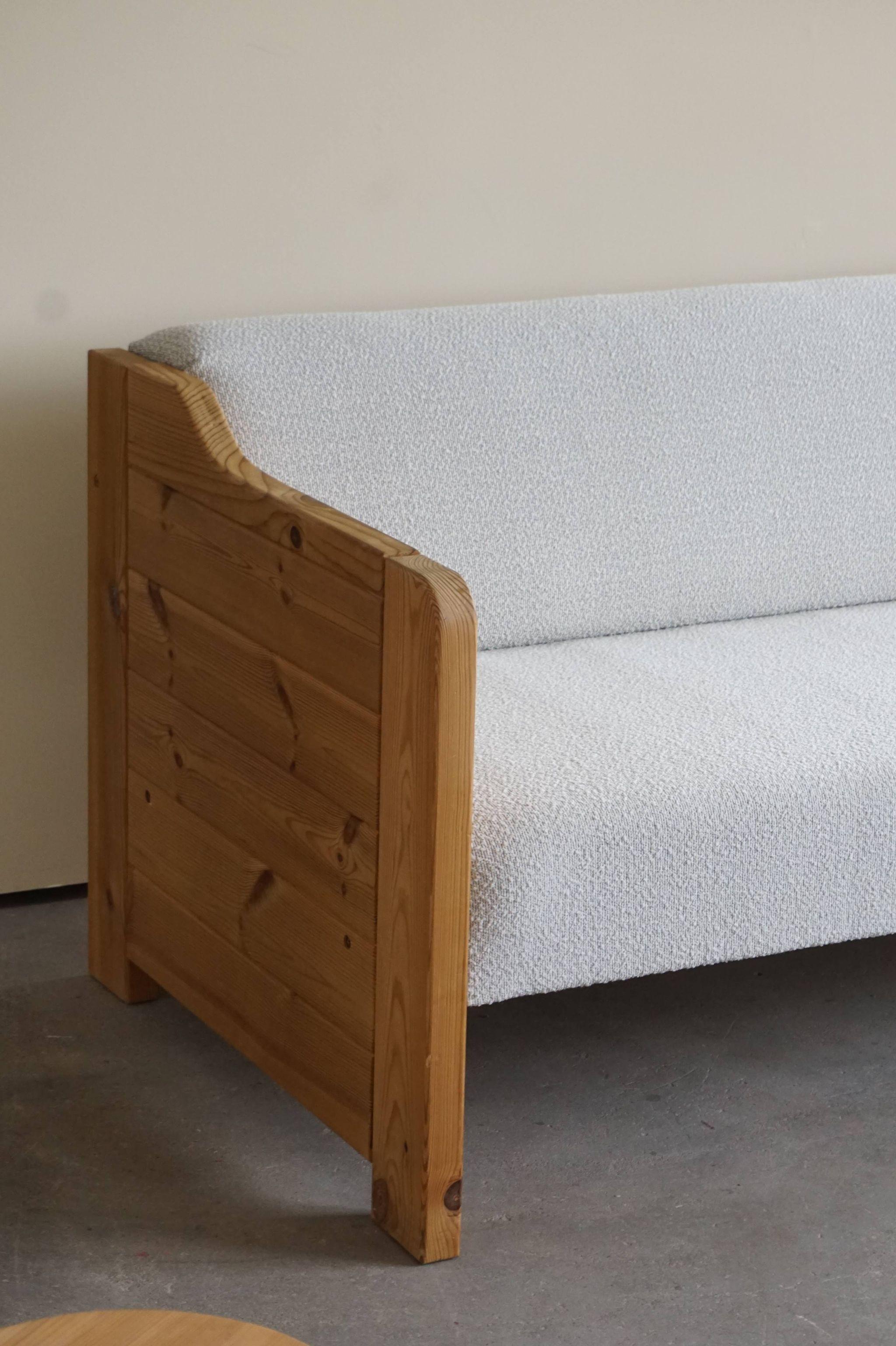 Scandinavian Modern Mid Century Danish Daybed in Solid Pine, Reupholstered in Wool, 1980s