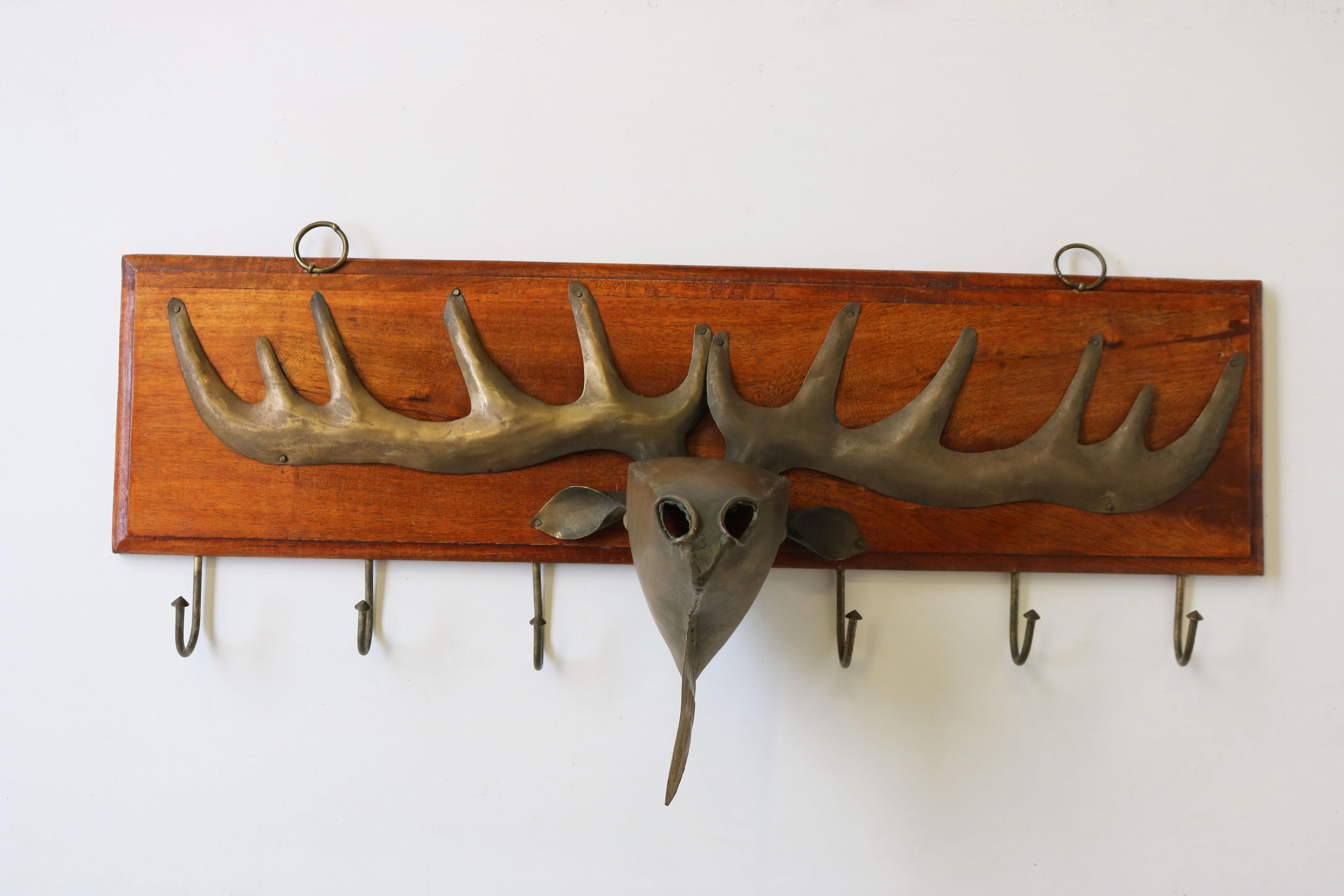 Danese Appendiabiti di design danese del metà secolo Scultura in ottone alce corridoio 1960 Teak in vendita