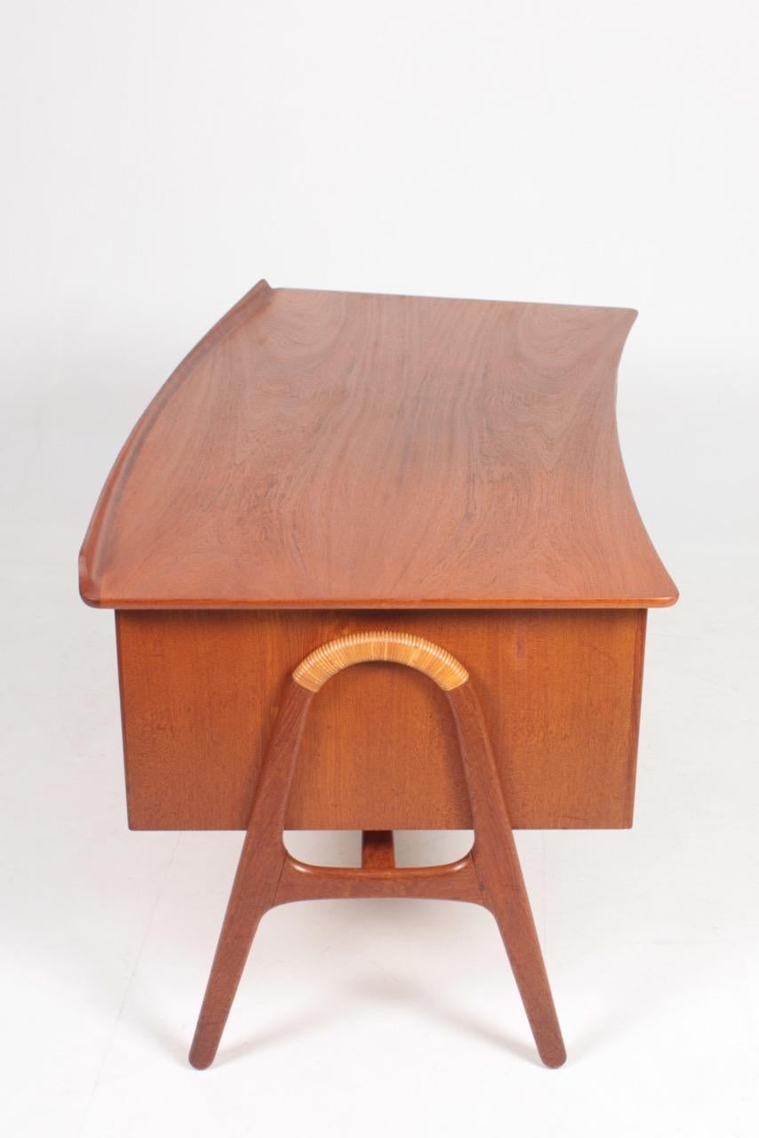 Midcentury Danish Design Desk in Teak by Svend Aage Madsen, 1950s For Sale 2