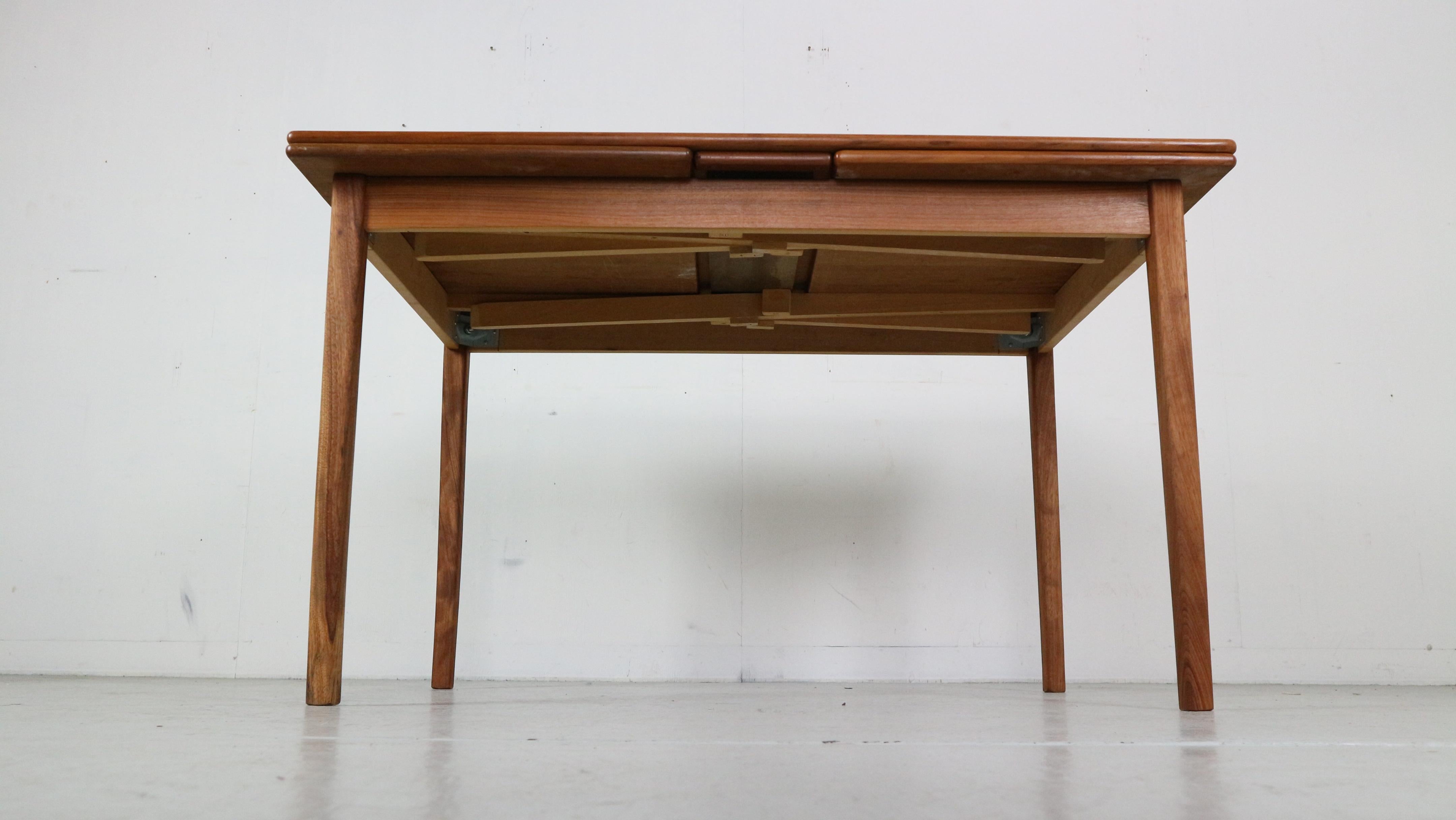 Mid-20th Century Mid-Century Danish Design Extendable Teak Dining Table, 1960s