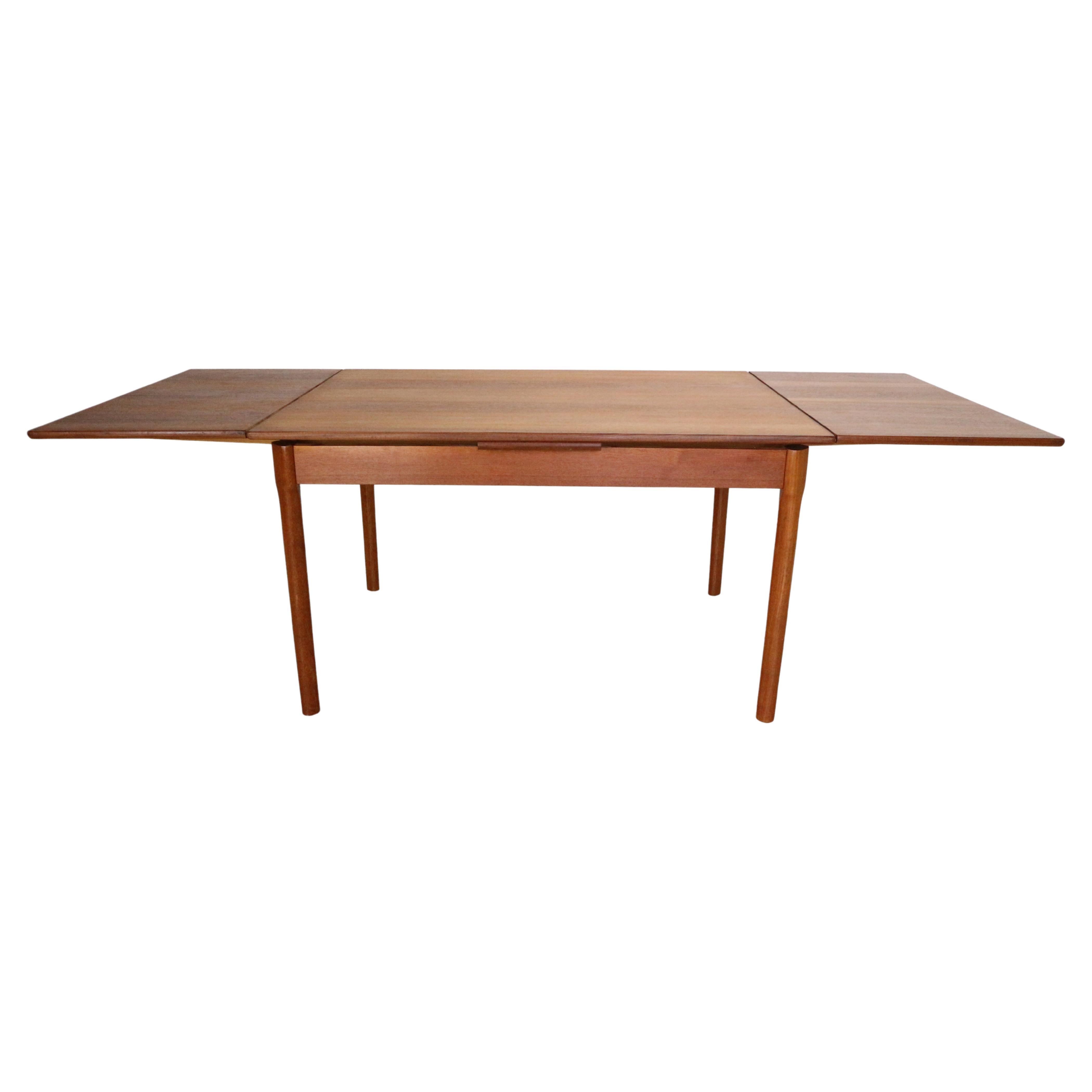 Mid-Century Danish Design Extendable Teak Dining Table, 1960s For Sale