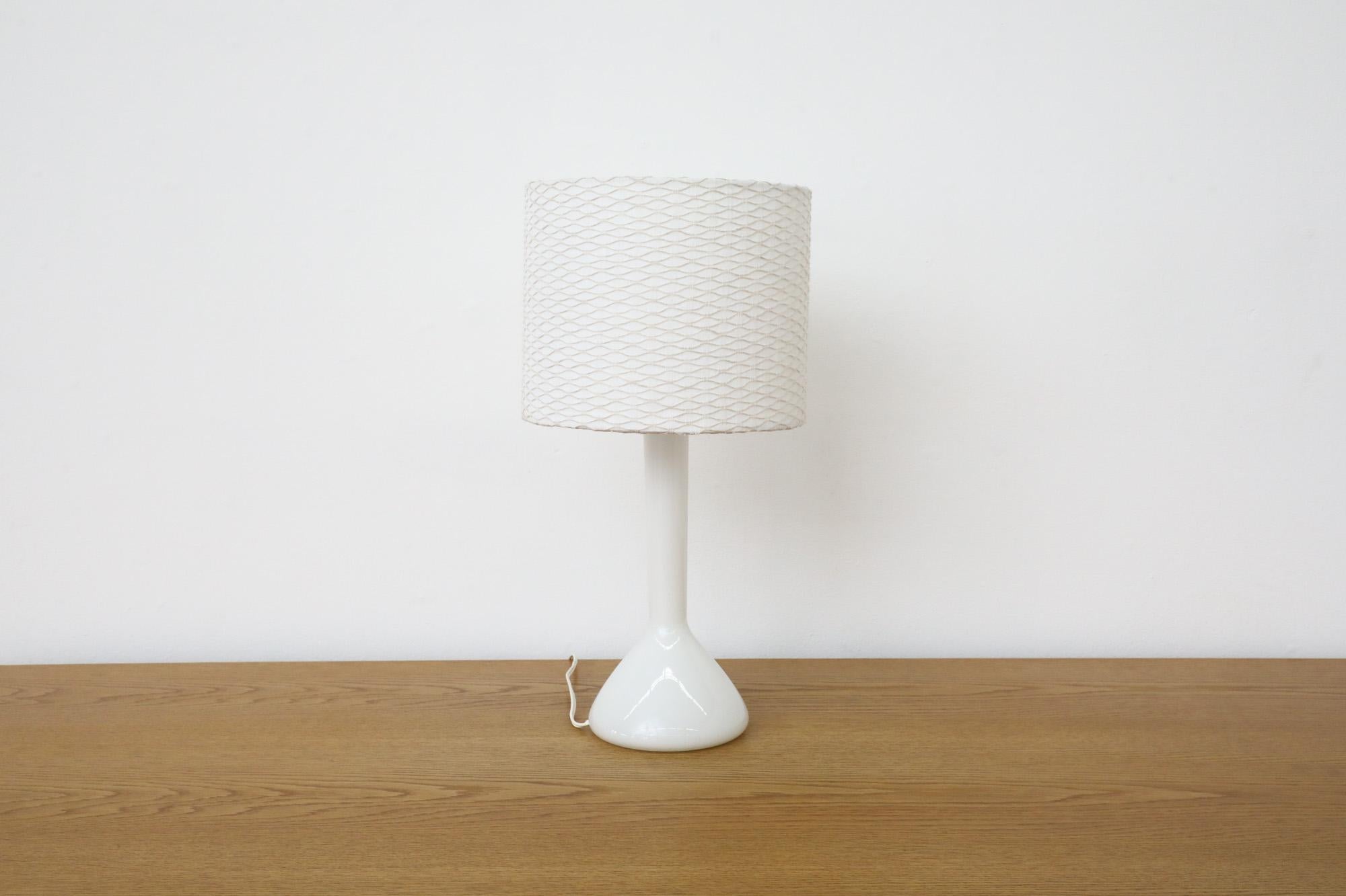 Lampade da tavolo in vetro di design danese del metà secolo di Holmegaard In condizioni buone in vendita a Los Angeles, CA