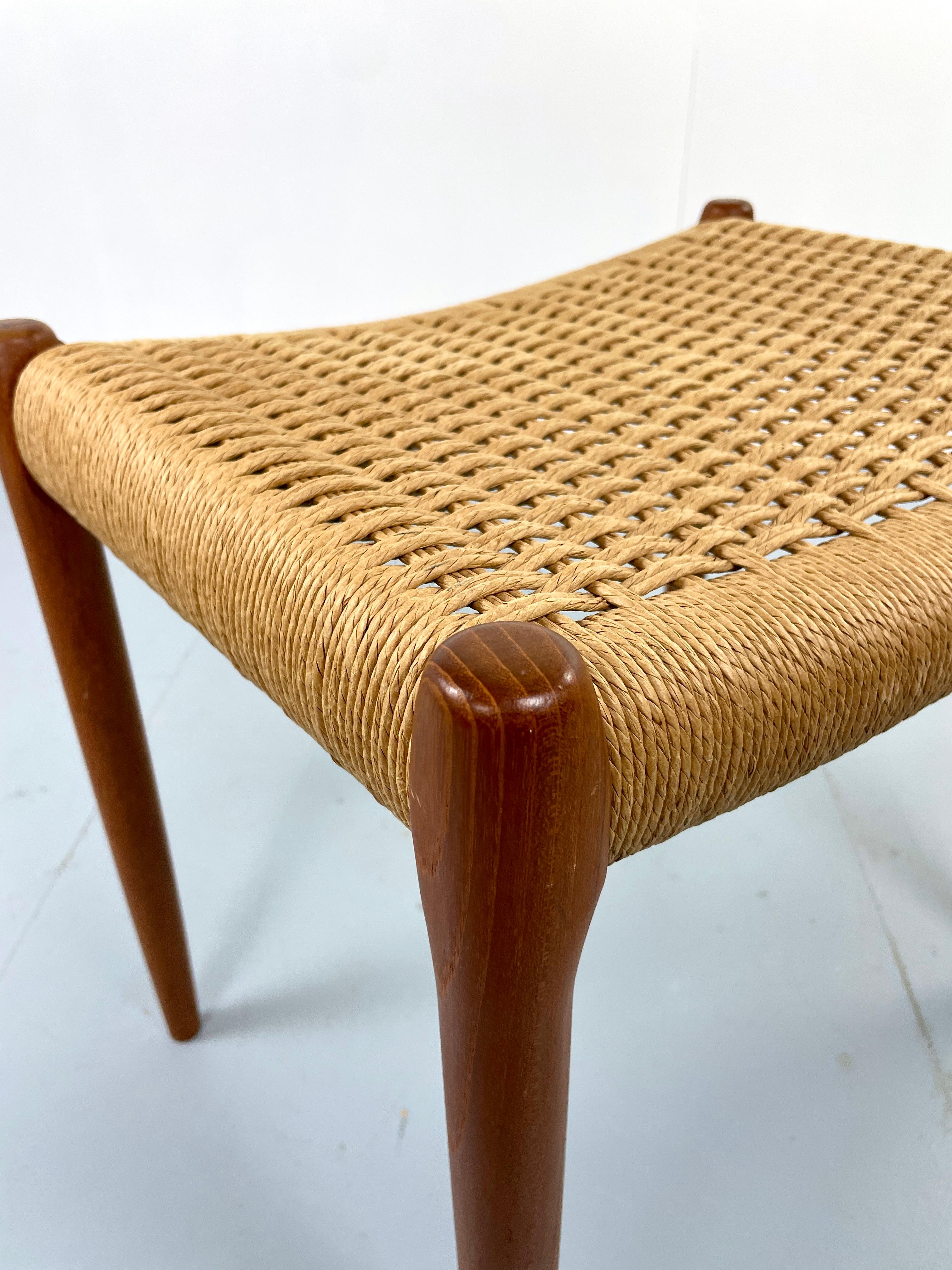 Mid Century Danish Design Teak Stool Papercord Niels O. Møller for J. L. Moller In Good Condition In Alsdorf, NW