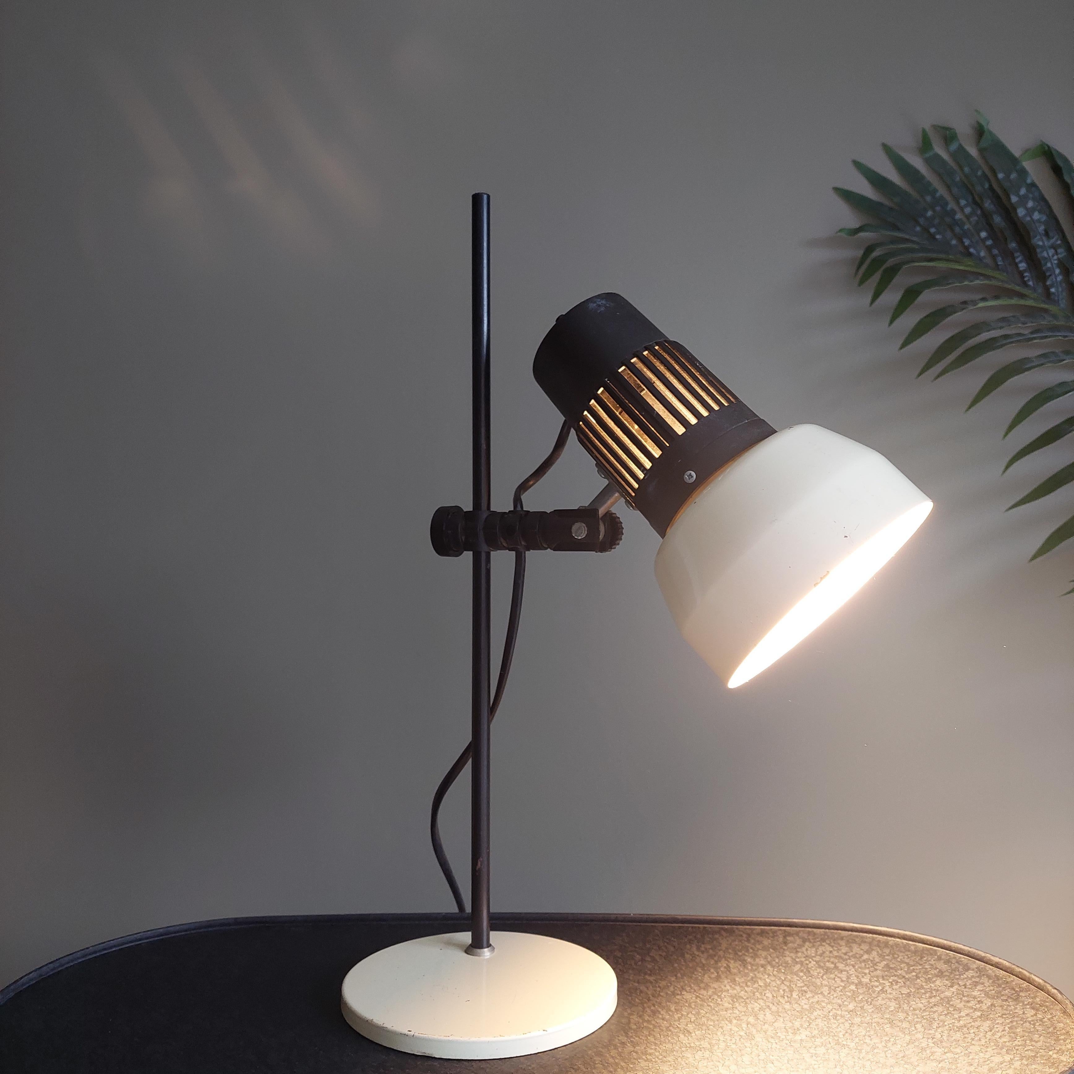 A VINTAGE RETRO BHS (Danish Made) UPRIGHT STEM ADJUSTABLE DESK LAMP - GWO - BLACK & CREAM
BHS label stating 