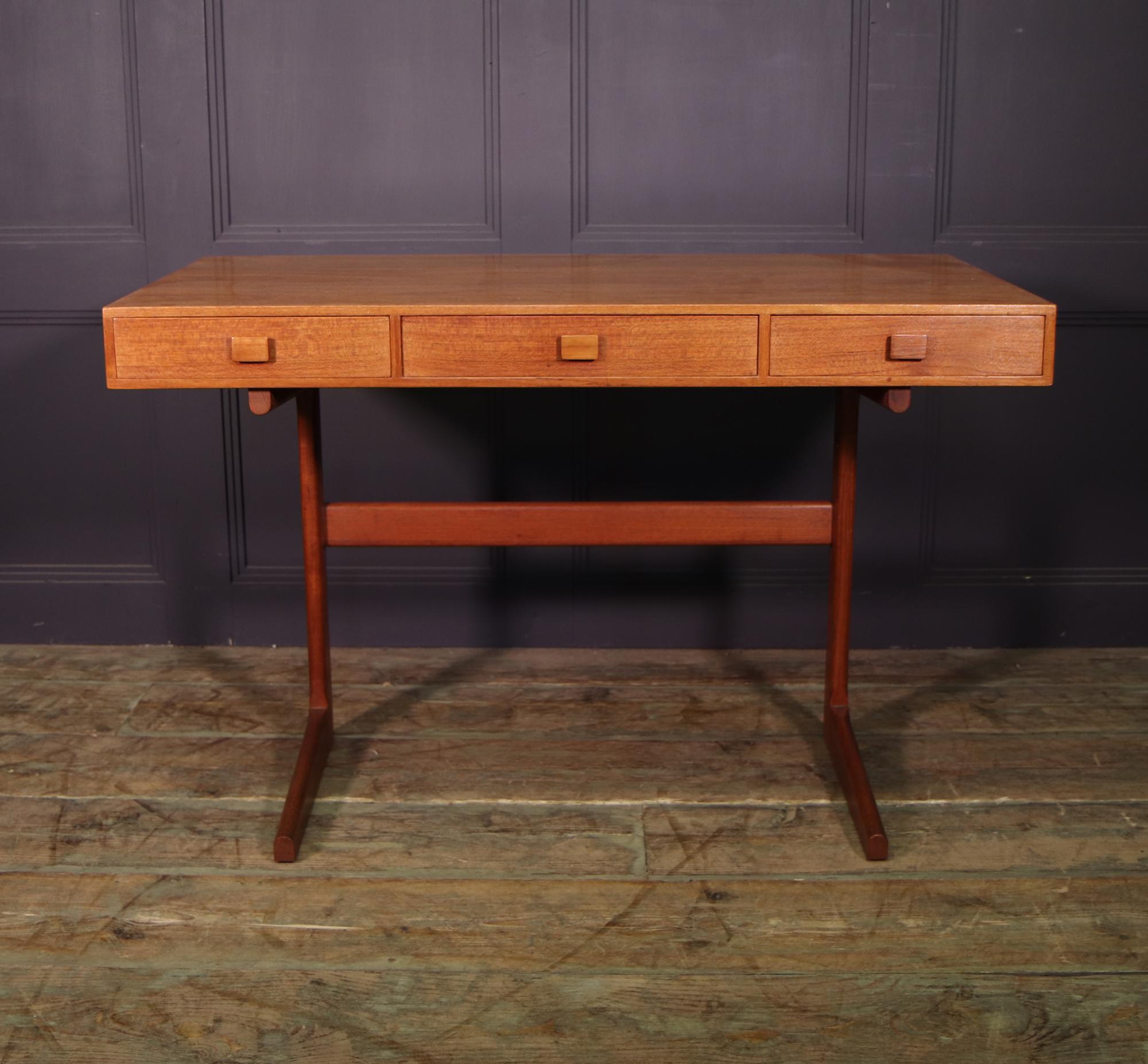Mid Century Danish Desk by Georg Petersons In Excellent Condition In Paddock Wood Tonbridge, GB