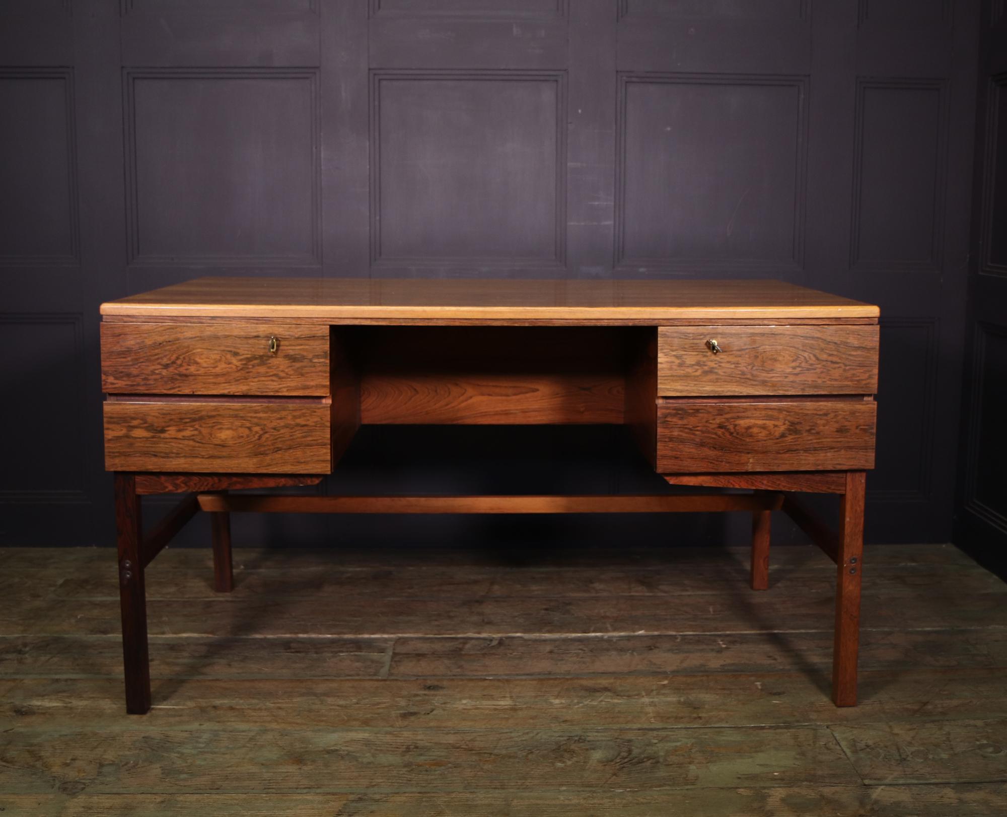 Mid-Century Danish Desk, c1960 In Excellent Condition In Paddock Wood Tonbridge, GB