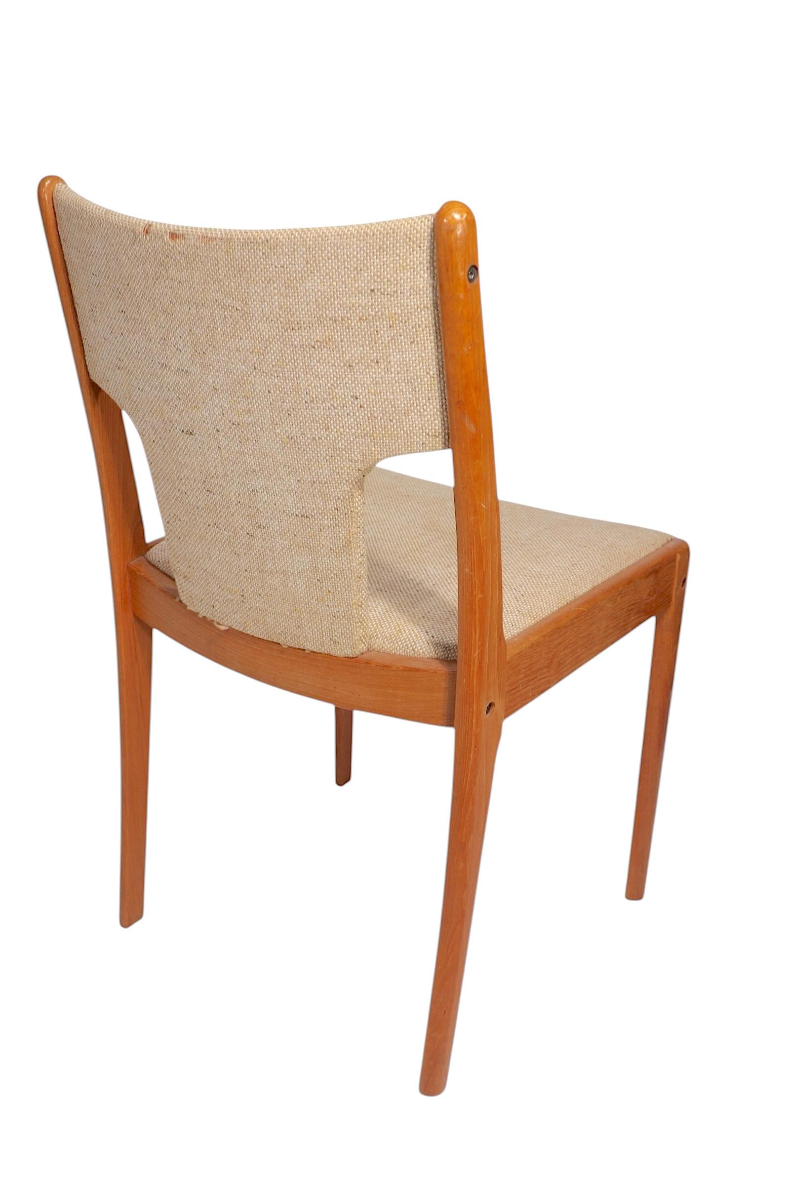 Silla de comedor danesa de mediados de siglo al estilo de Glostrup Mobelfabrik c 1970's en venta 6