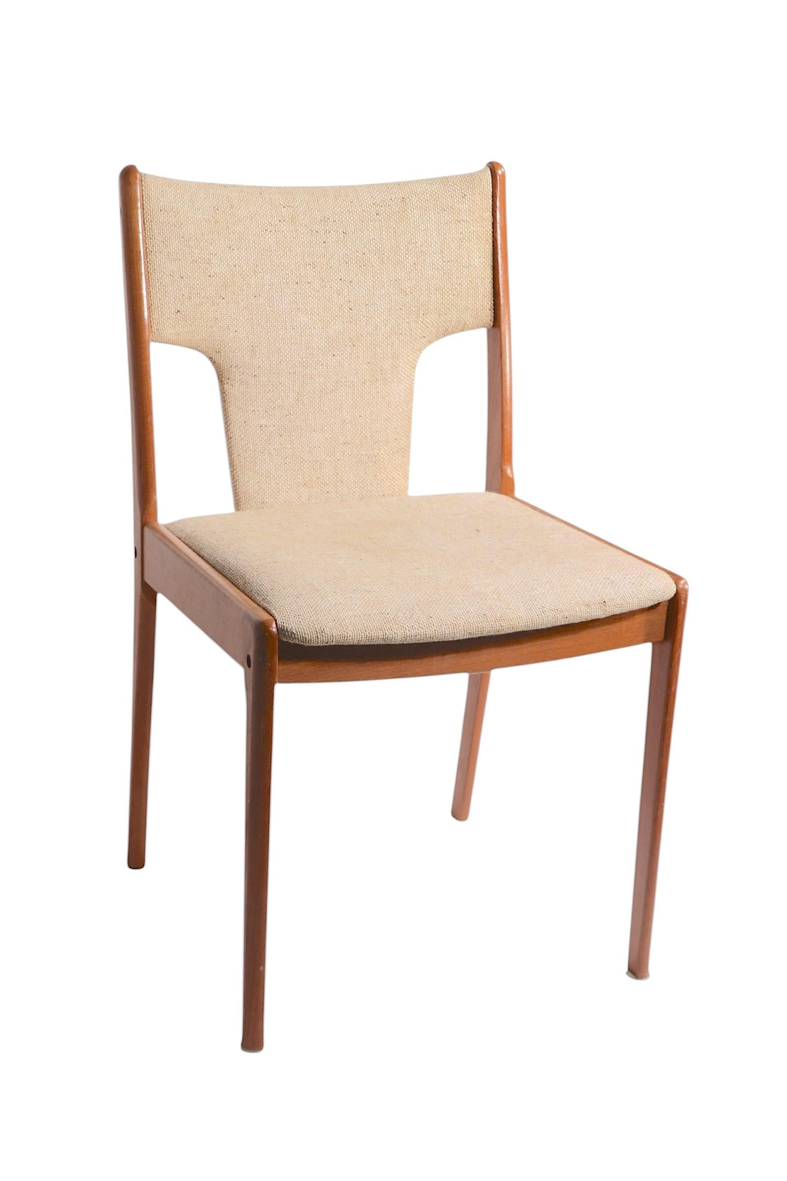 Silla de comedor danesa de mediados de siglo al estilo de Glostrup Mobelfabrik c 1970's Escandinavo moderno en venta