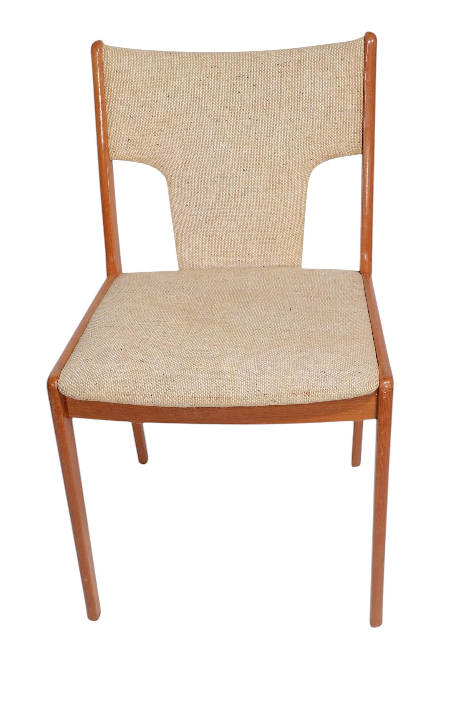 Silla de comedor danesa de mediados de siglo al estilo de Glostrup Mobelfabrik c 1970's Tapicería en venta