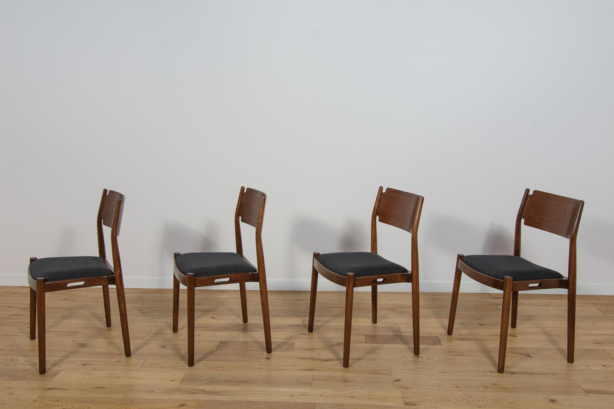 Mid-Century Danish Dining Chairs, 1960s, Set of 4 In Excellent Condition For Sale In GNIEZNO, 30