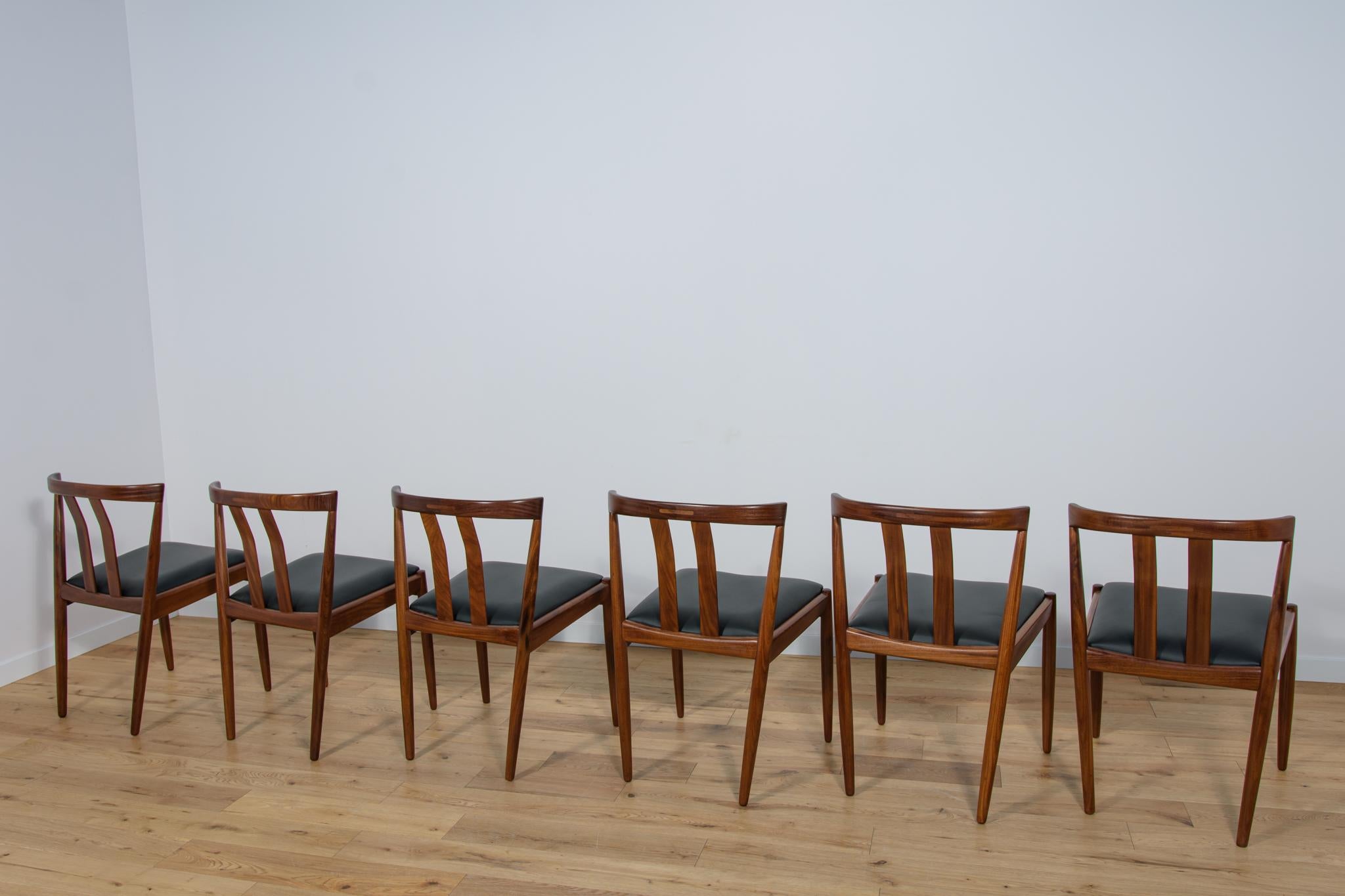 Travail du bois Chaises de salle à manger danoises du milieu du siècle, 1960, ensemble de 6 en vente