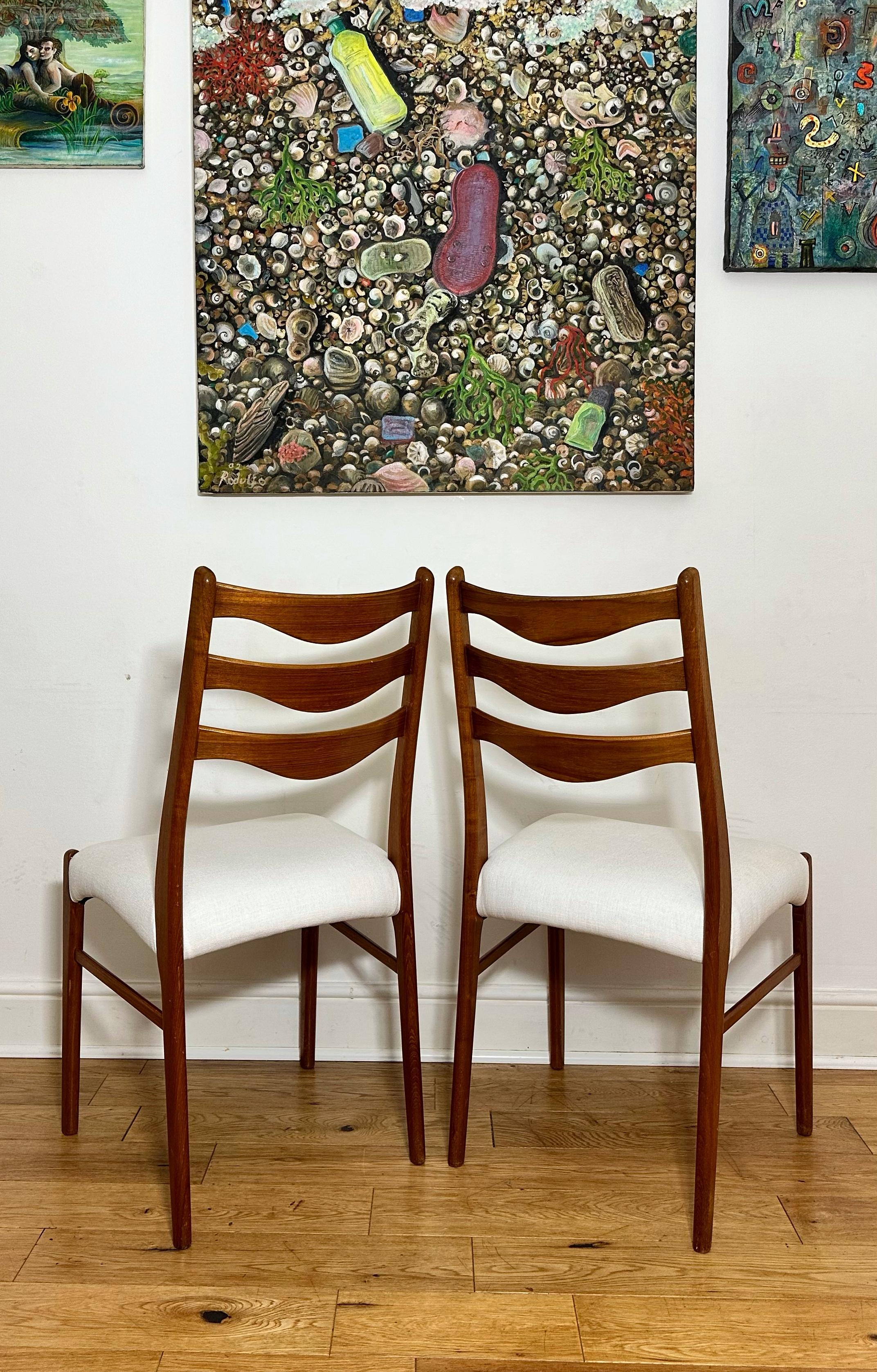 Mid Century Danish Dining Chairs by Arne Wahl Iversen - Set of Six In Good Condition For Sale In London, GB