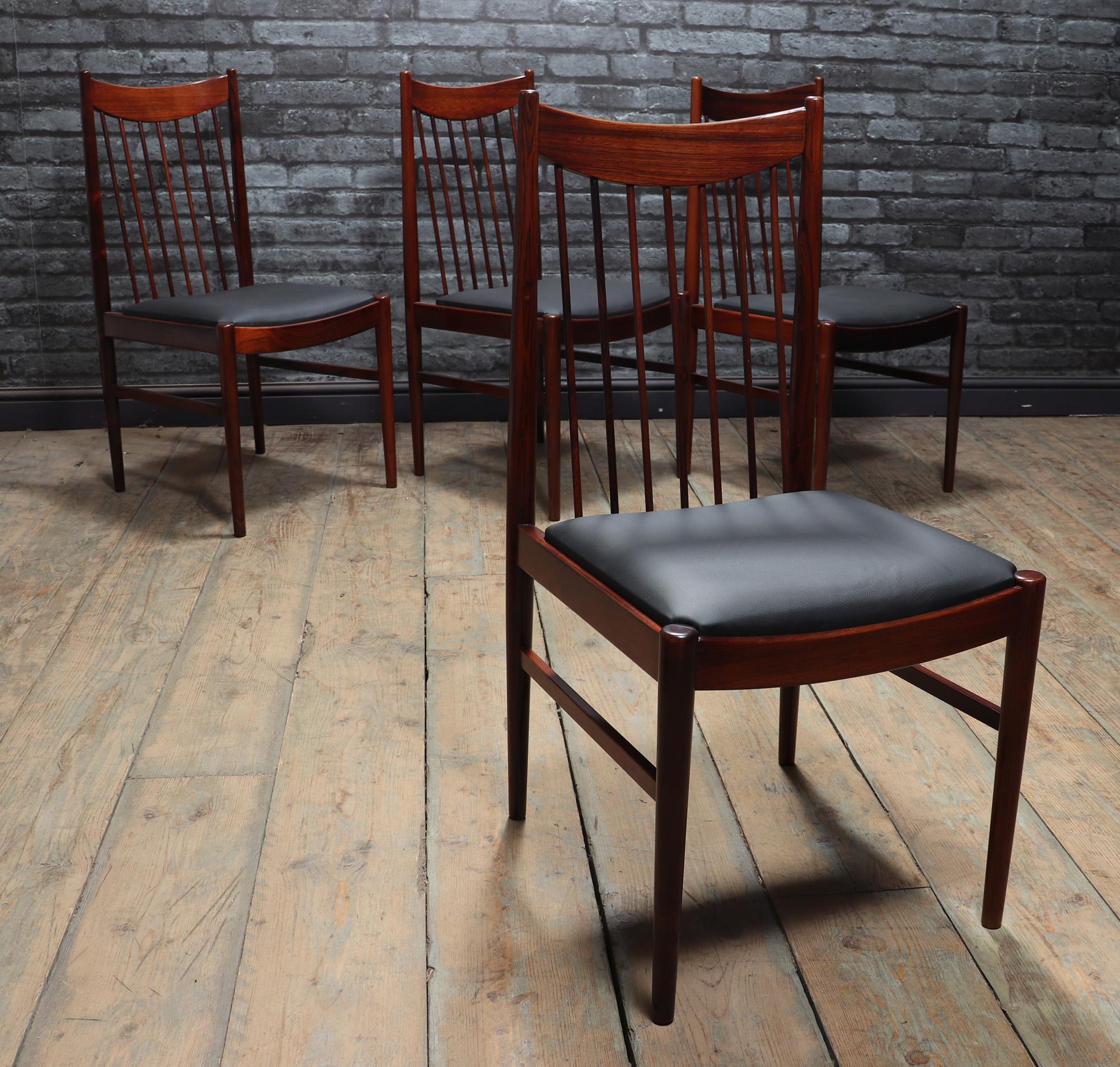 Chaises de salle à manger danoises du milieu du siècle dernier, modèle 422 d'Arne Vodder en vente 3