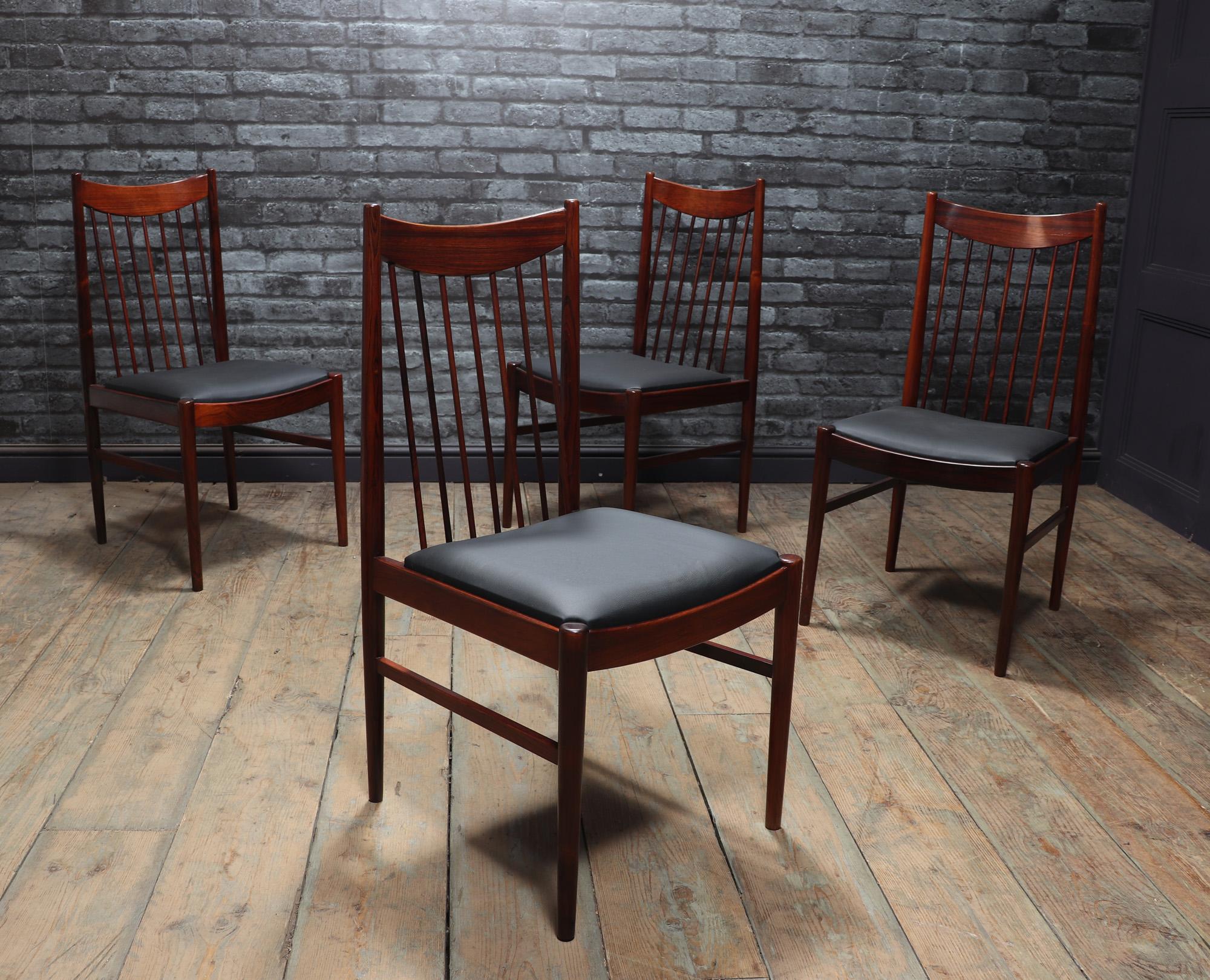 Chaises de salle à manger danoises du milieu du siècle dernier, modèle 422 d'Arne Vodder en vente 4