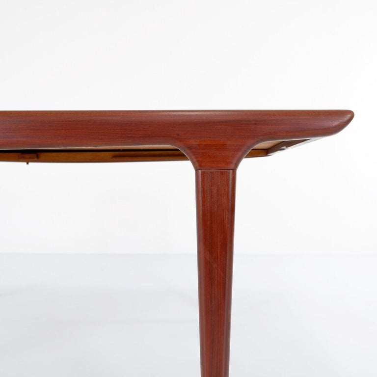 Mid Century Danish dining table by Johannes Andersen, Uldum Møbelfabrik

when open 242.5cm.