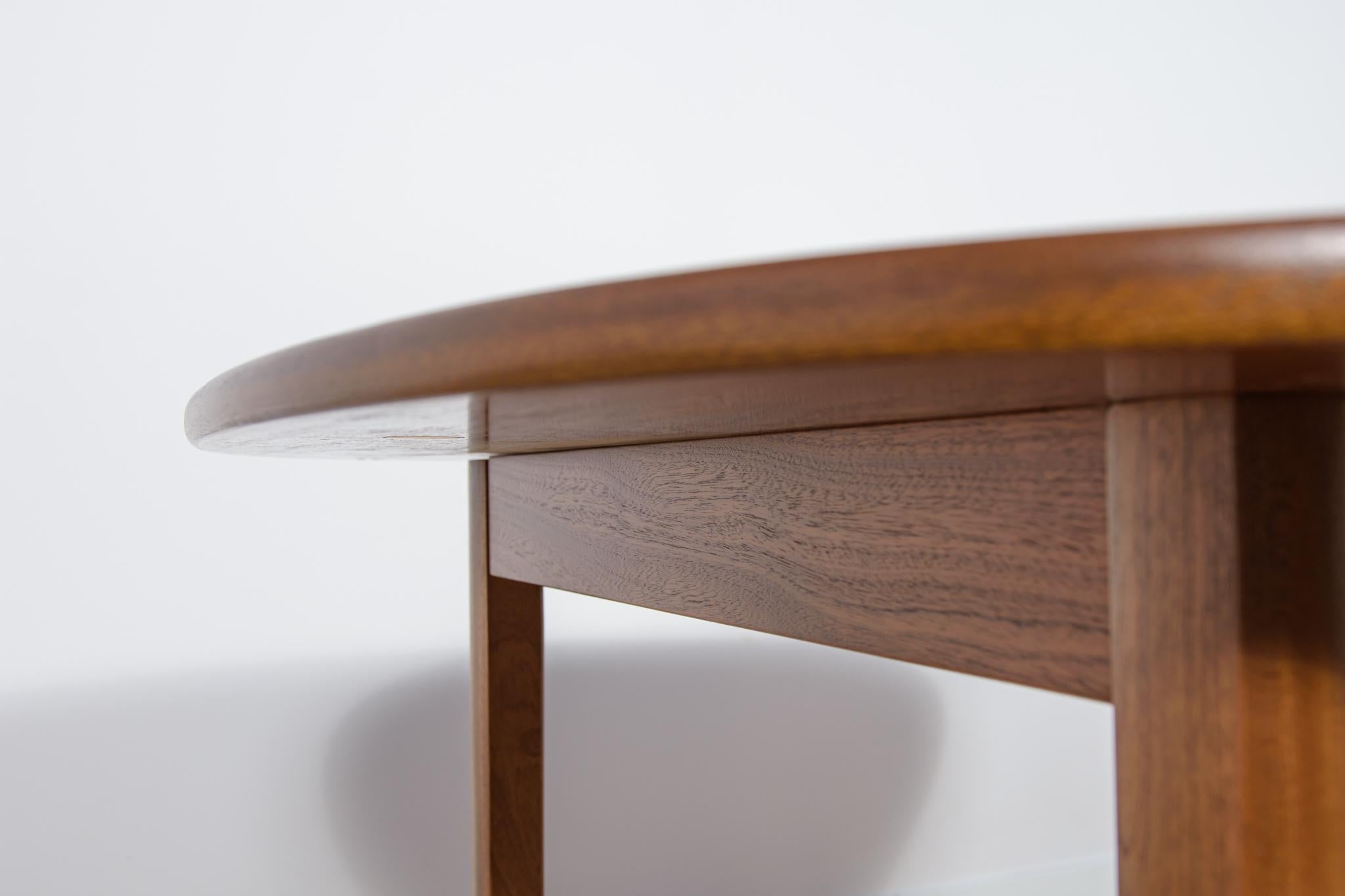 Mid-Century Danish Dining Table by Ole Wanscher for Poul Jeppesens For Sale 8