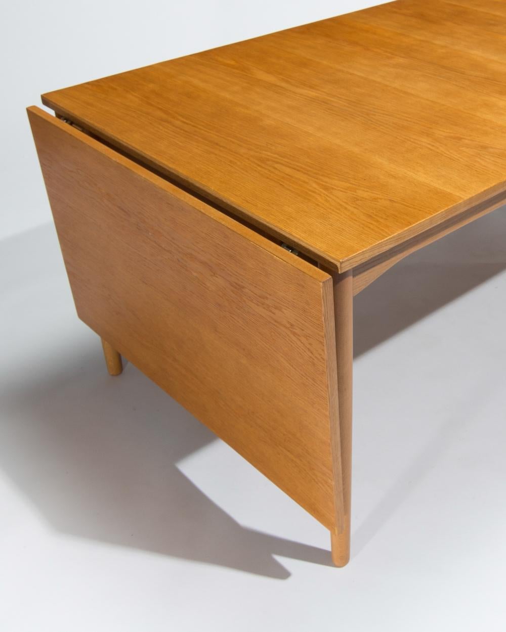 Mid Century Danish Dining Table In Oak By Borge Mogensen, 1960’s For Sale 1