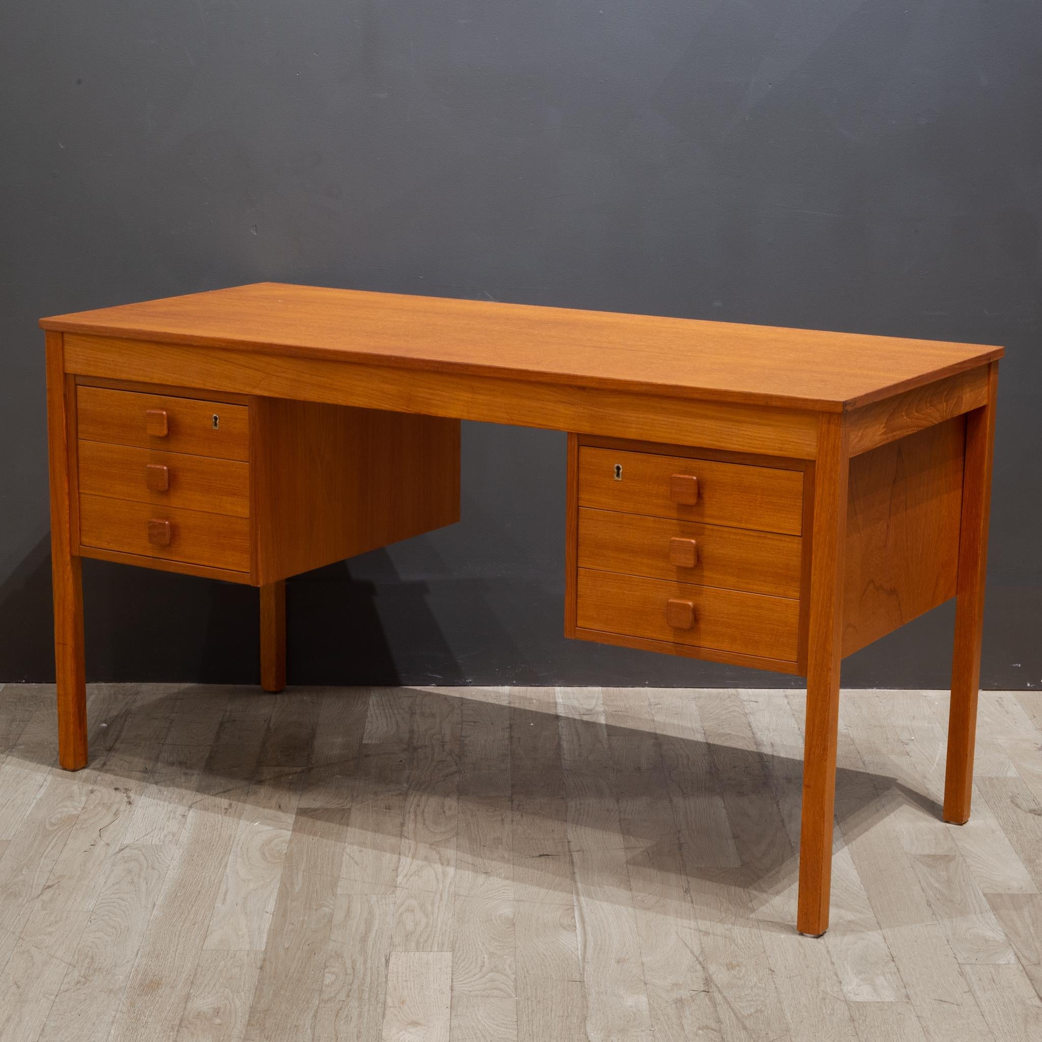 domino mobler desk