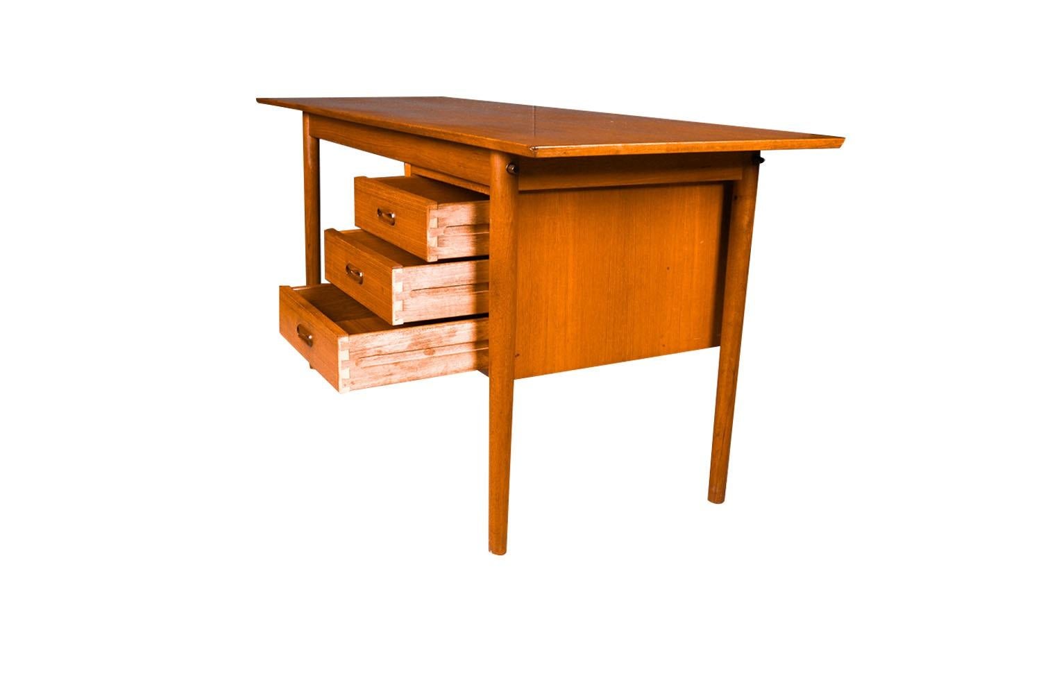 Mid Century Danish Drop Leaf Expanding Desk Arne Vodder For Sale 1