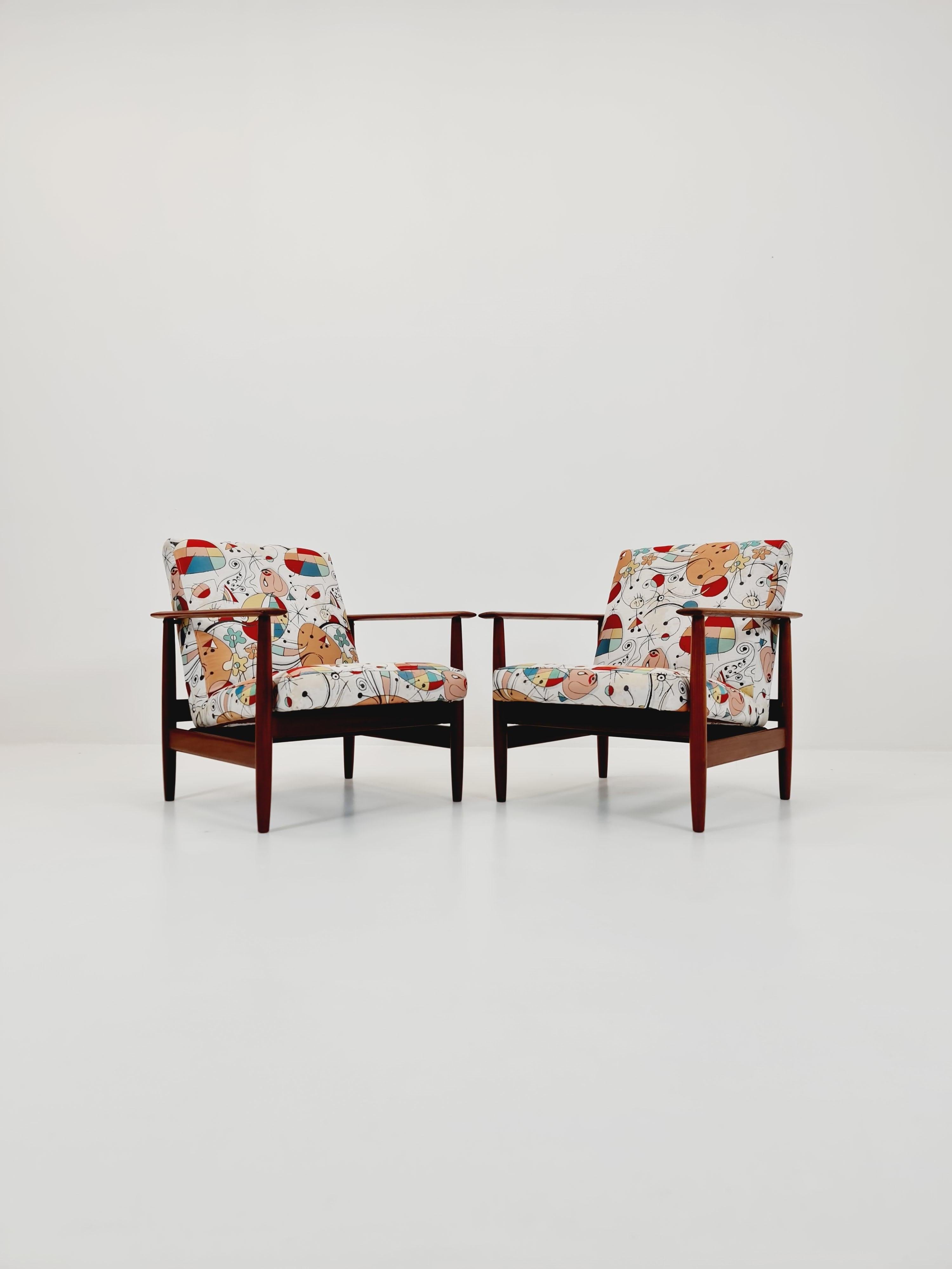 Mitte des Jahrhunderts Dänisch  easy Loungesessel aus Teakholz  1960er Jahre, 2er-Set


Es ist in sehr gutem Zustand. Doch wie bei allen Vintage-Artikeln sollten einige kleinere Gebrauchsspuren erwartet werden. 

gepolsterte Sitze komplett