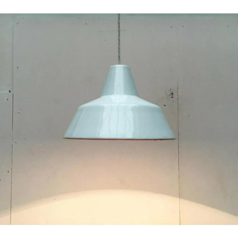 Lampada a sospensione danese Emaille Amatur di Louis Poulsen, anni '60, metà secolo in vendita 2