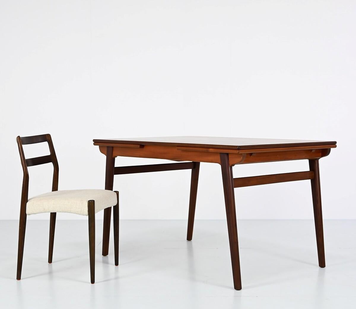 Mid-Century Modern Mid Century danish extendable Dining Table by Hans J. Wegner