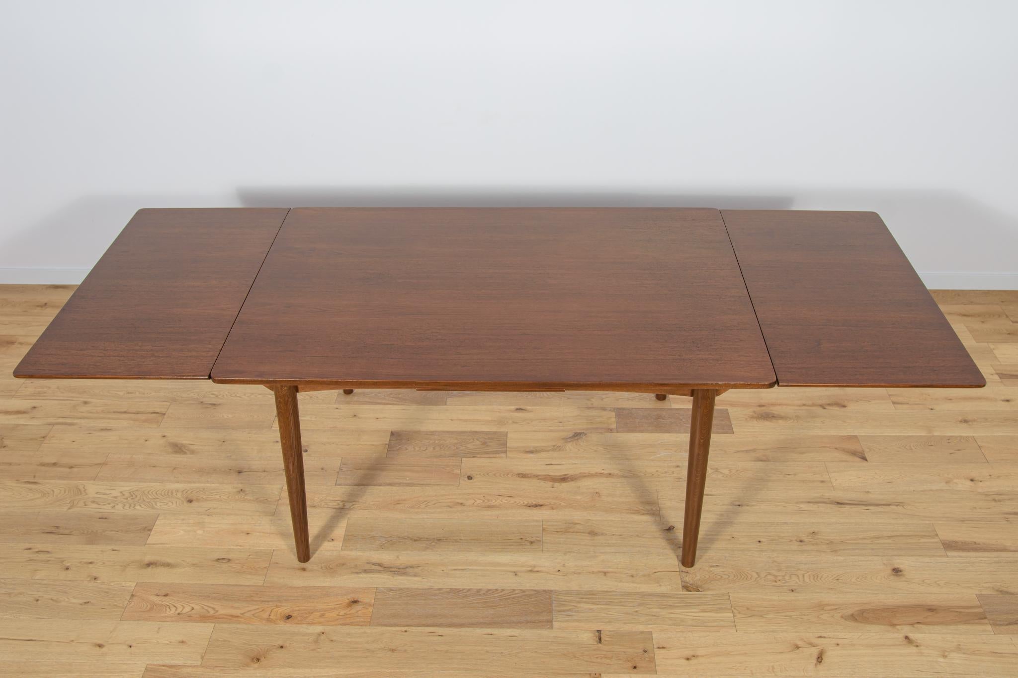 Mid-Century Danish Extendable Teak Dining Table, 1960s For Sale 4
