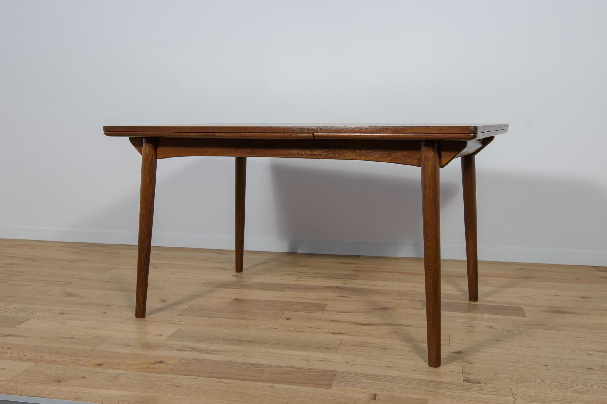 Mid-Century Danish Extendable Teak Dining Table, 1960s In Excellent Condition For Sale In GNIEZNO, 30