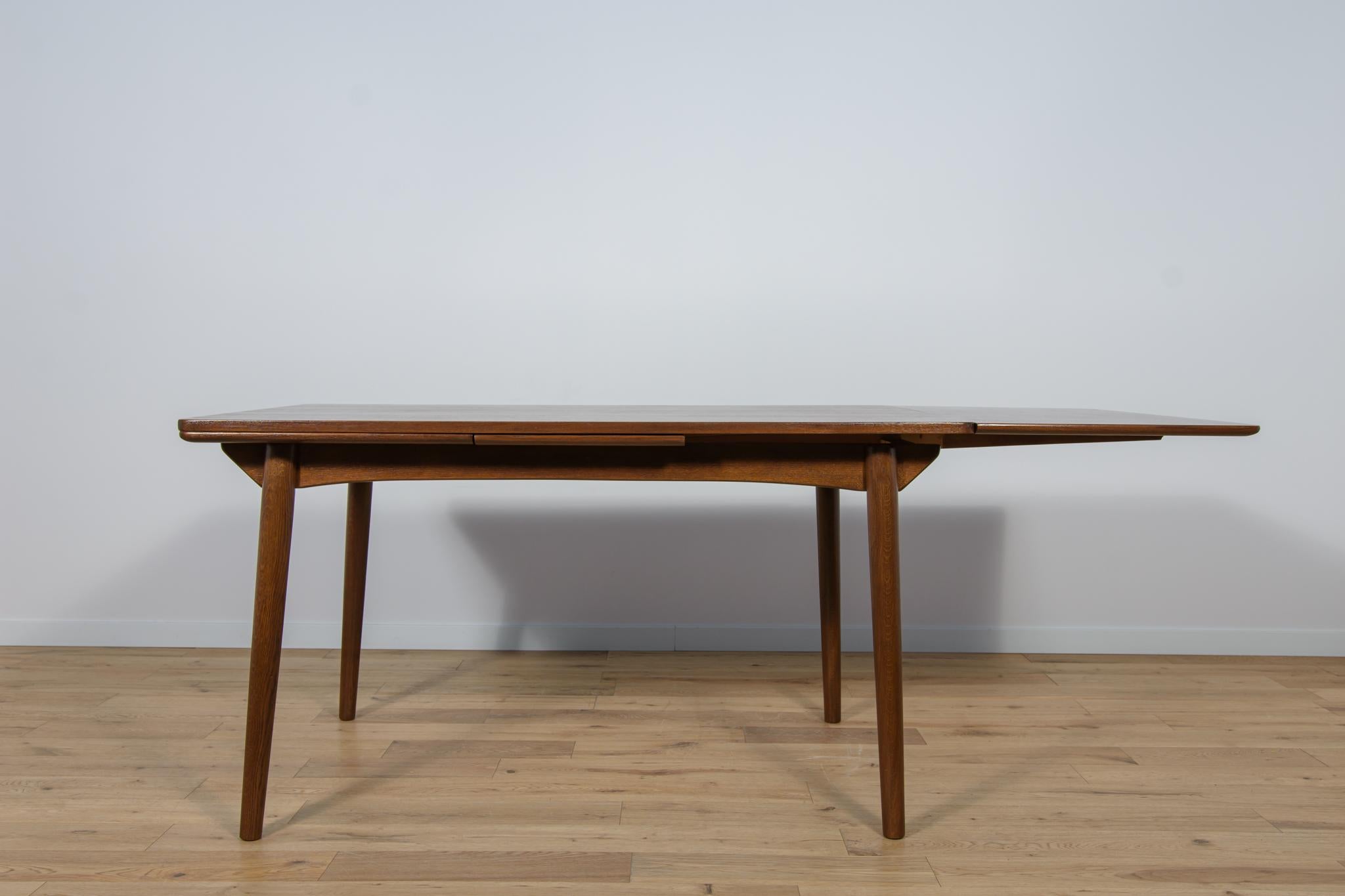 Mid-Century Danish Extendable Teak Dining Table, 1960s For Sale 1