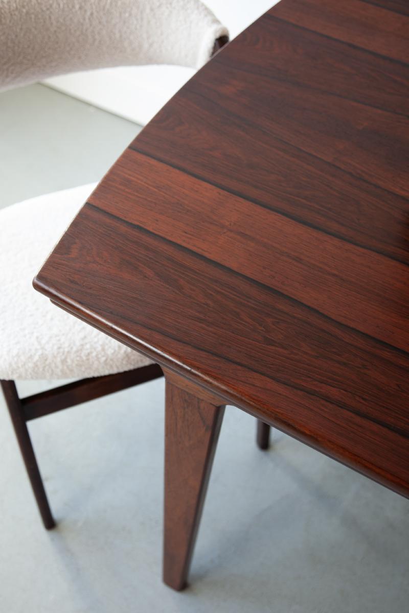 Mid Century, Danish Extending 'Surfboard' Dining Table in Rosewood In Good Condition In Bristol, GB