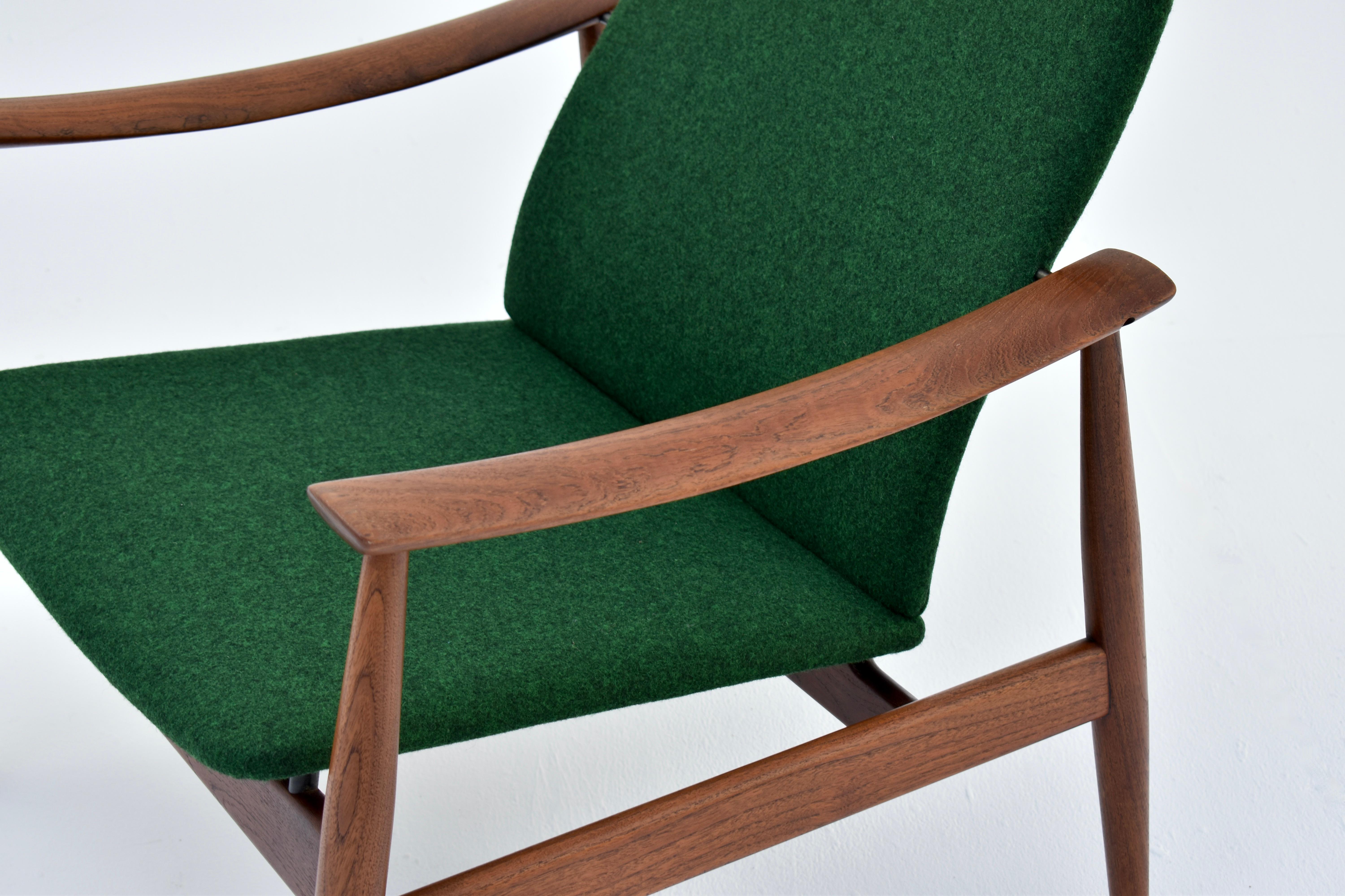 Mid Century Danish Finn Juhl Model 138 Teak Lounge Chair For France & Son In Good Condition For Sale In Shepperton, Surrey