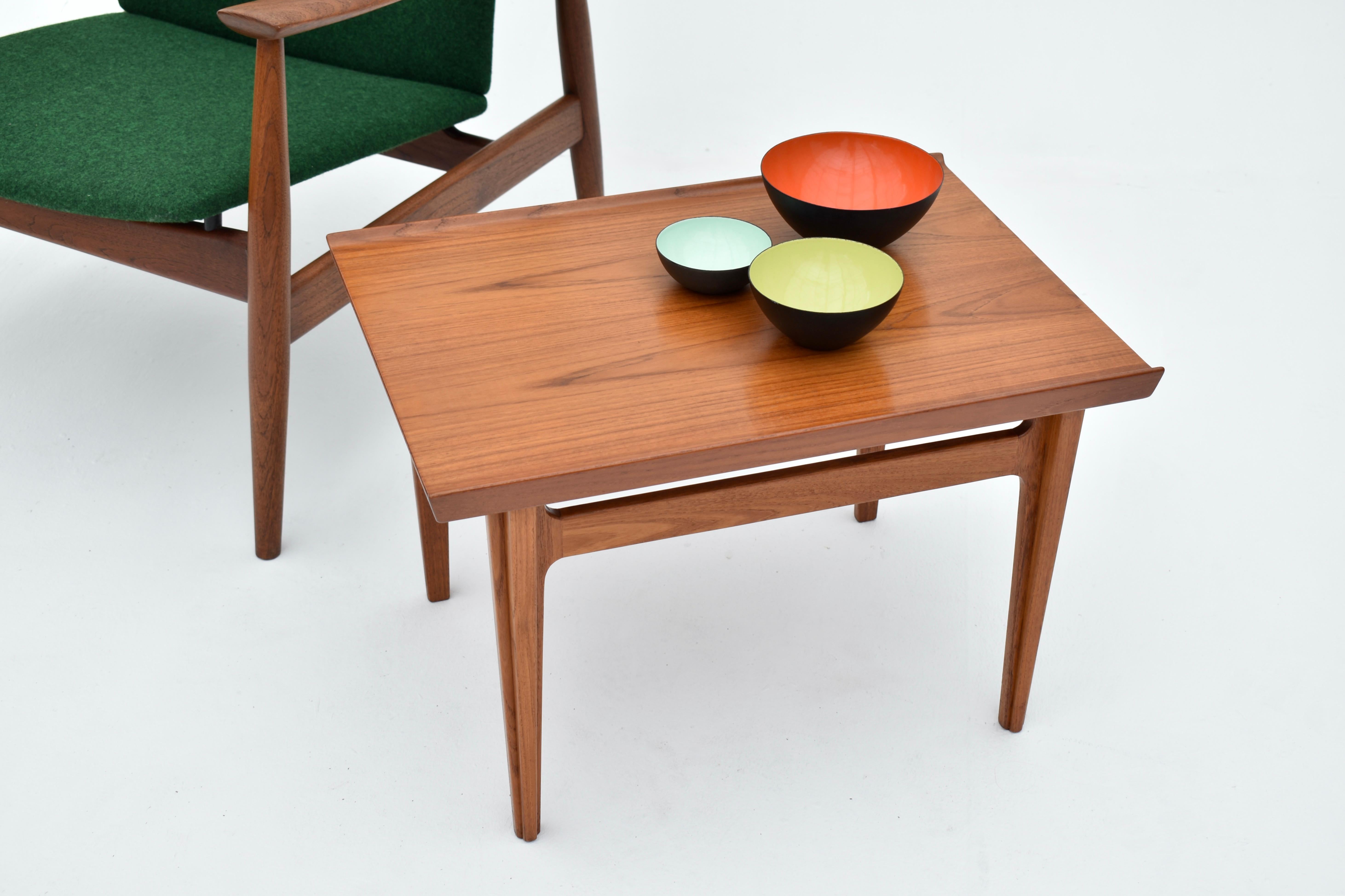 Mid Century Danish Finn Juhl Model 535 Teak side Table For France & Son 7