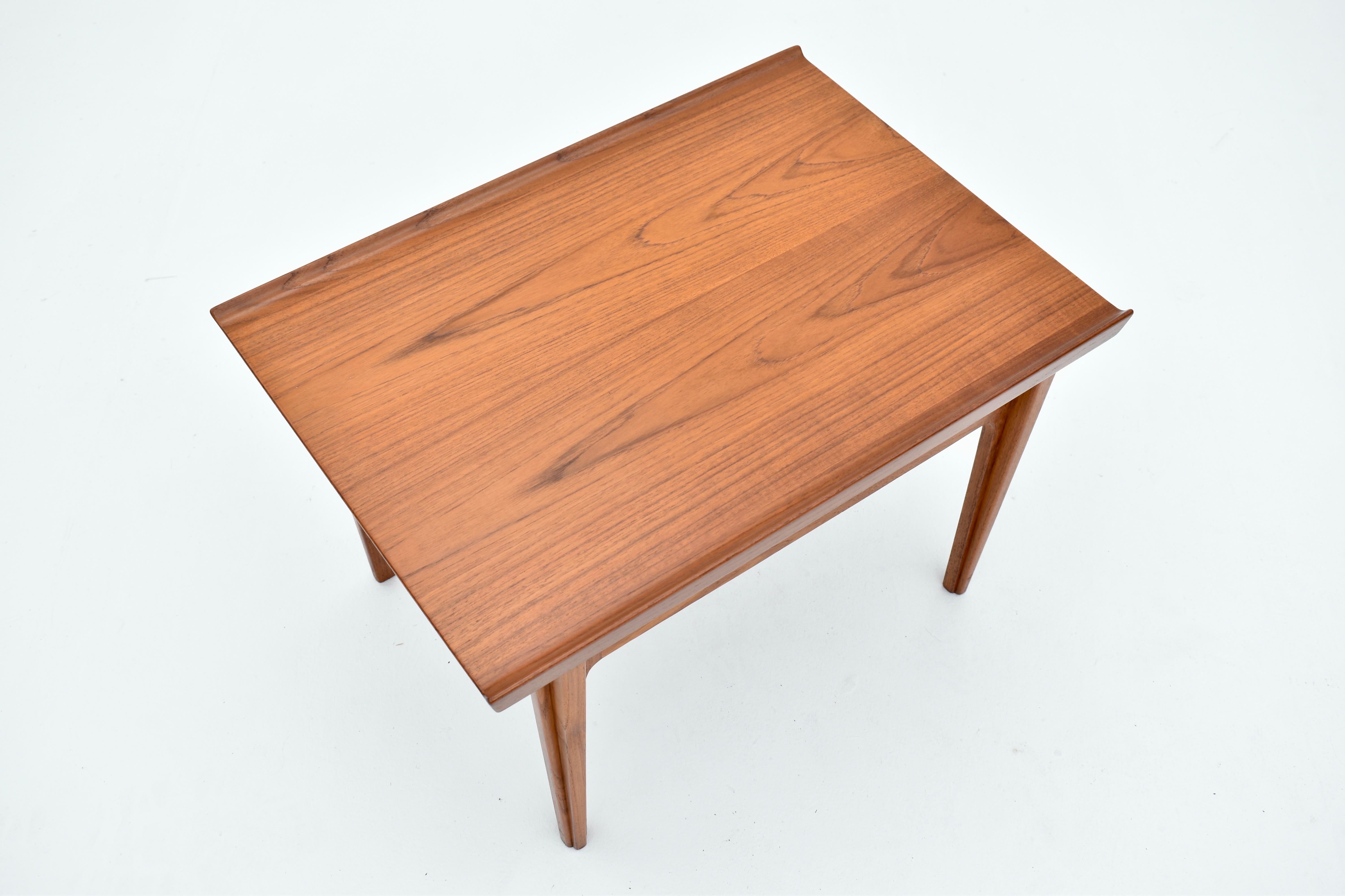 Mid Century Danish Finn Juhl Model 535 Teak side Table For France & Son 1