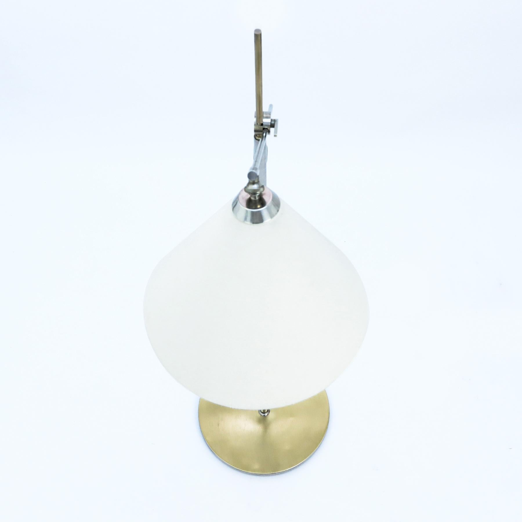 Dänische Stehlampe aus der Mitte des Jahrhunderts, Modell THV376 von TH. Valentiner für Povl Dinesen (20. Jahrhundert) im Angebot
