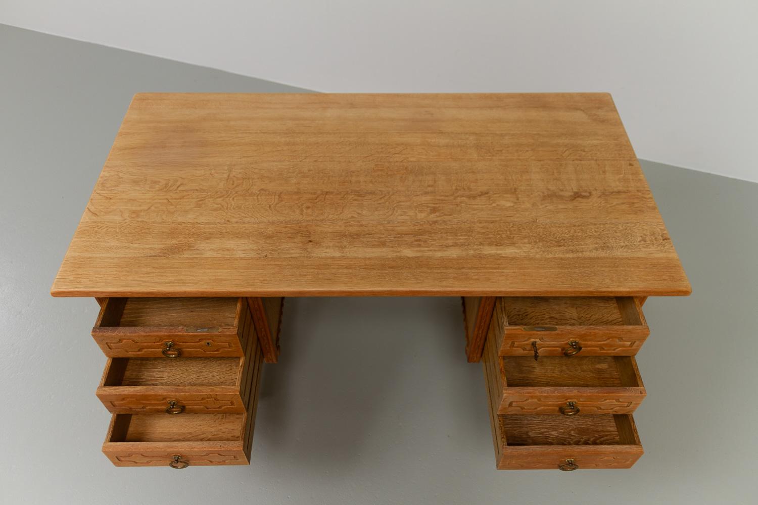 Mid-Century Danish Freestanding Desk in Oak, 1960s. 9