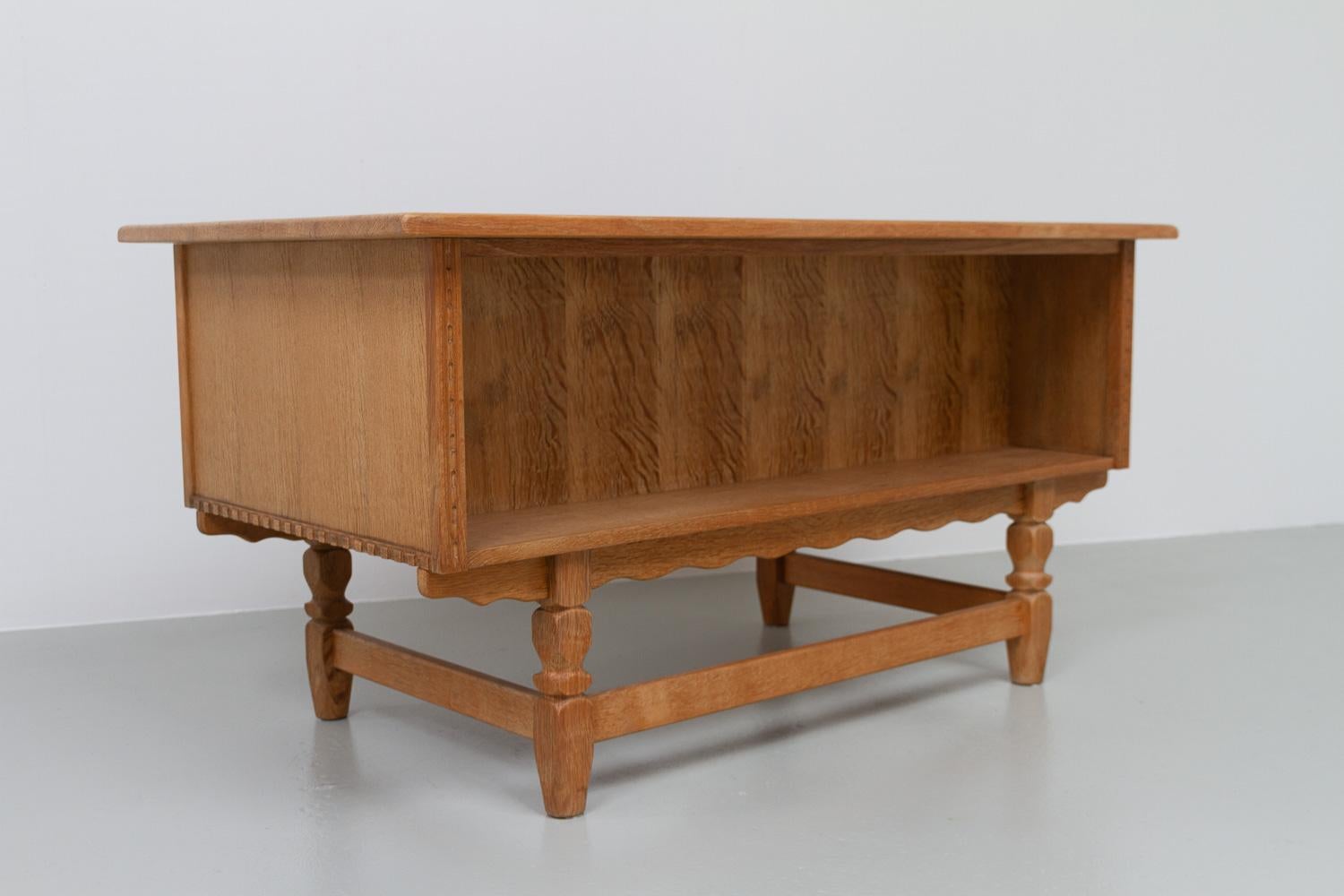 Mid-Century Danish Freestanding Desk in Oak, 1960s. 11